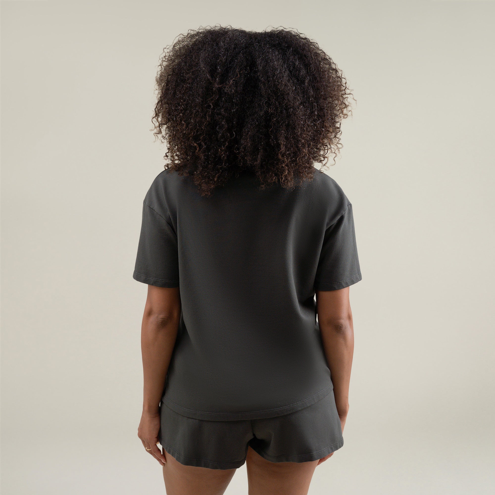  custom t-shirt tee model Melissa in Smoke