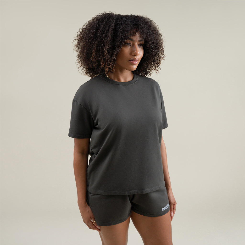  custom t-shirt tee model Melissa in Smoke