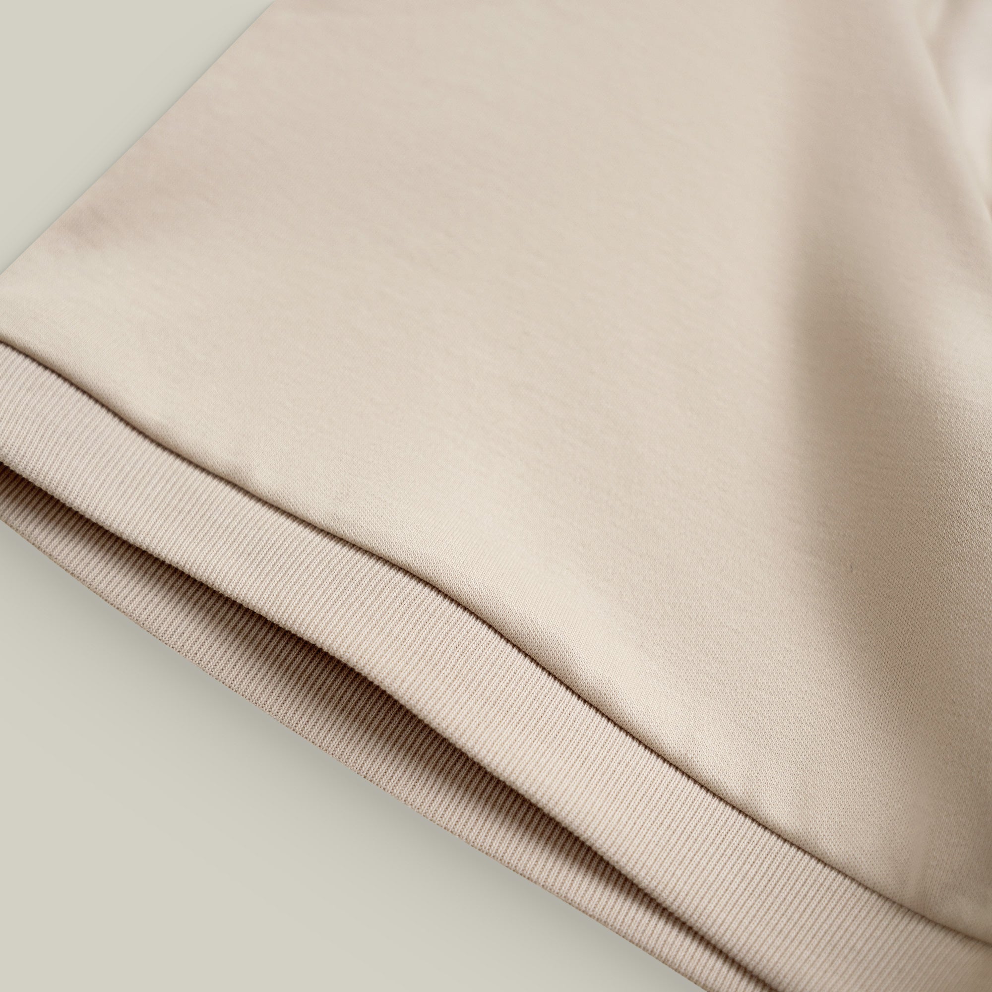 Pima Reserve Crew T-Shirt model Tyler in Beige