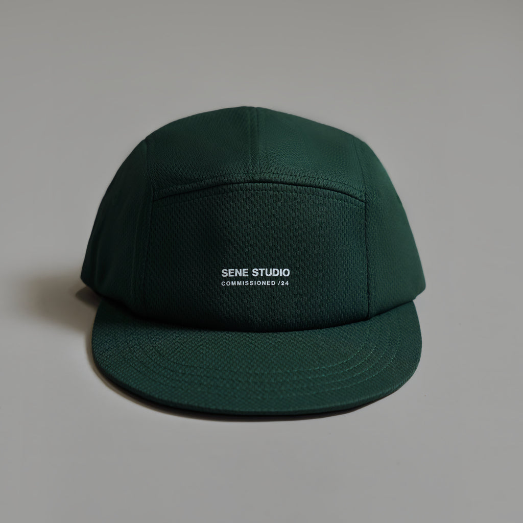 Sene hat model Tyler in Forest