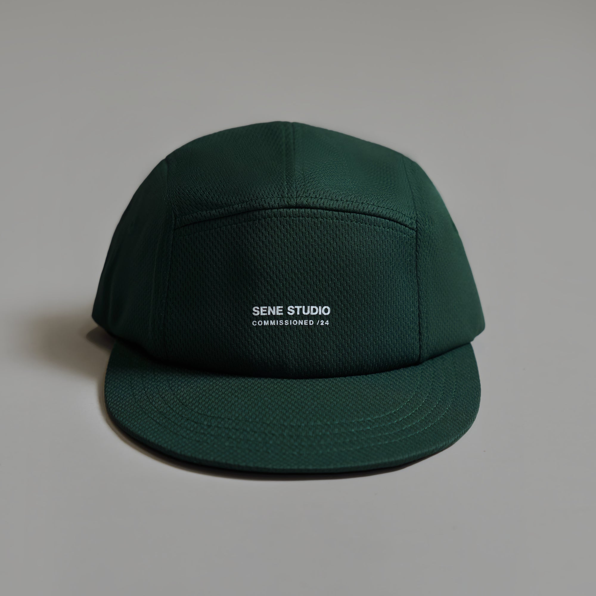 Sene hat model Tyler in Forest
