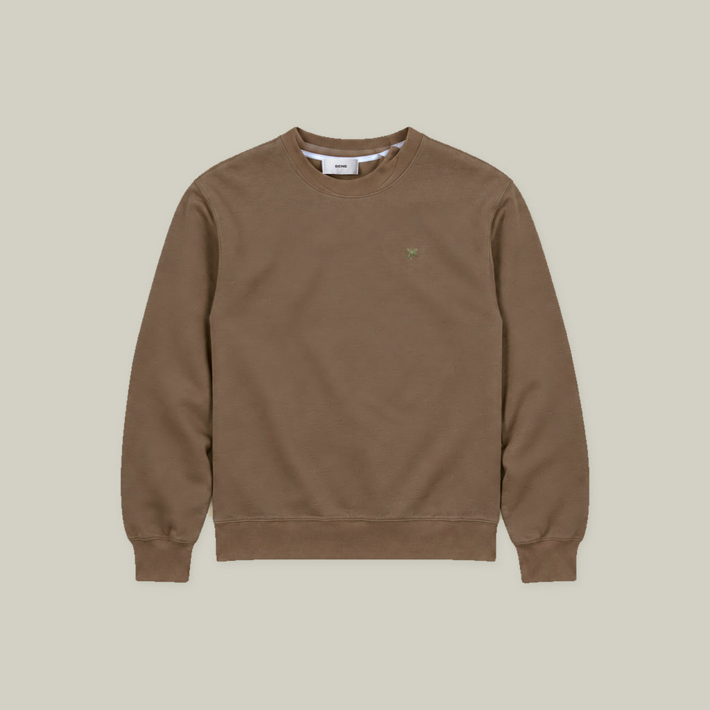 Evening Crewneck Sweater model Guillermo in Tobacco
