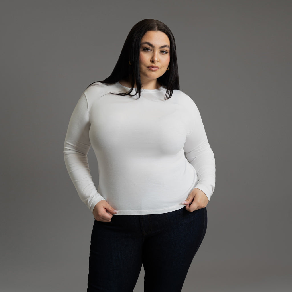 Custom longsleeve t-shirt on model Averi in White