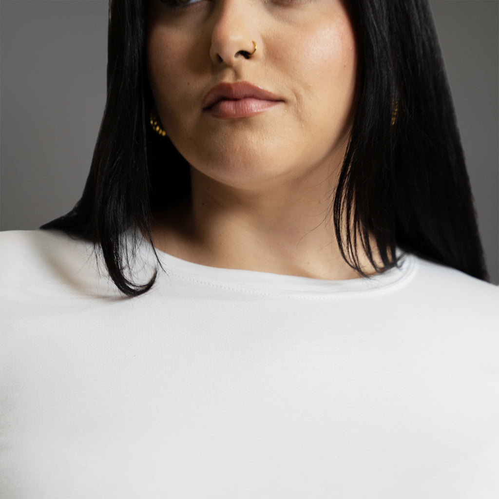 Custom longsleeve t-shirt on model Averi in White