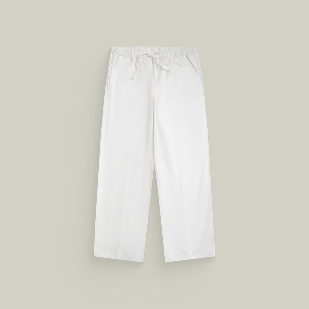 Stretch Cotton Drawstring Wide Leg Pant model Tyler in White
