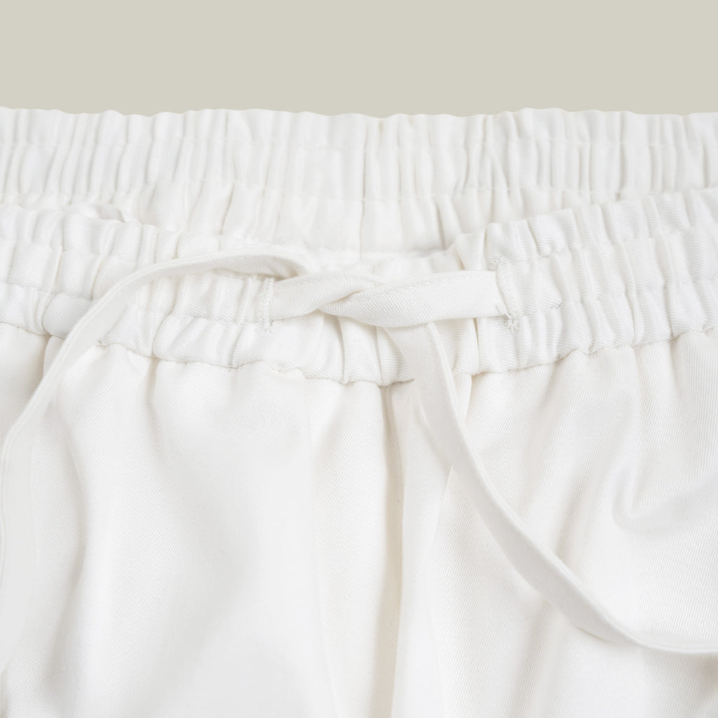 Stretch Cotton Drawstring Wide Leg Pant model Tyler in White