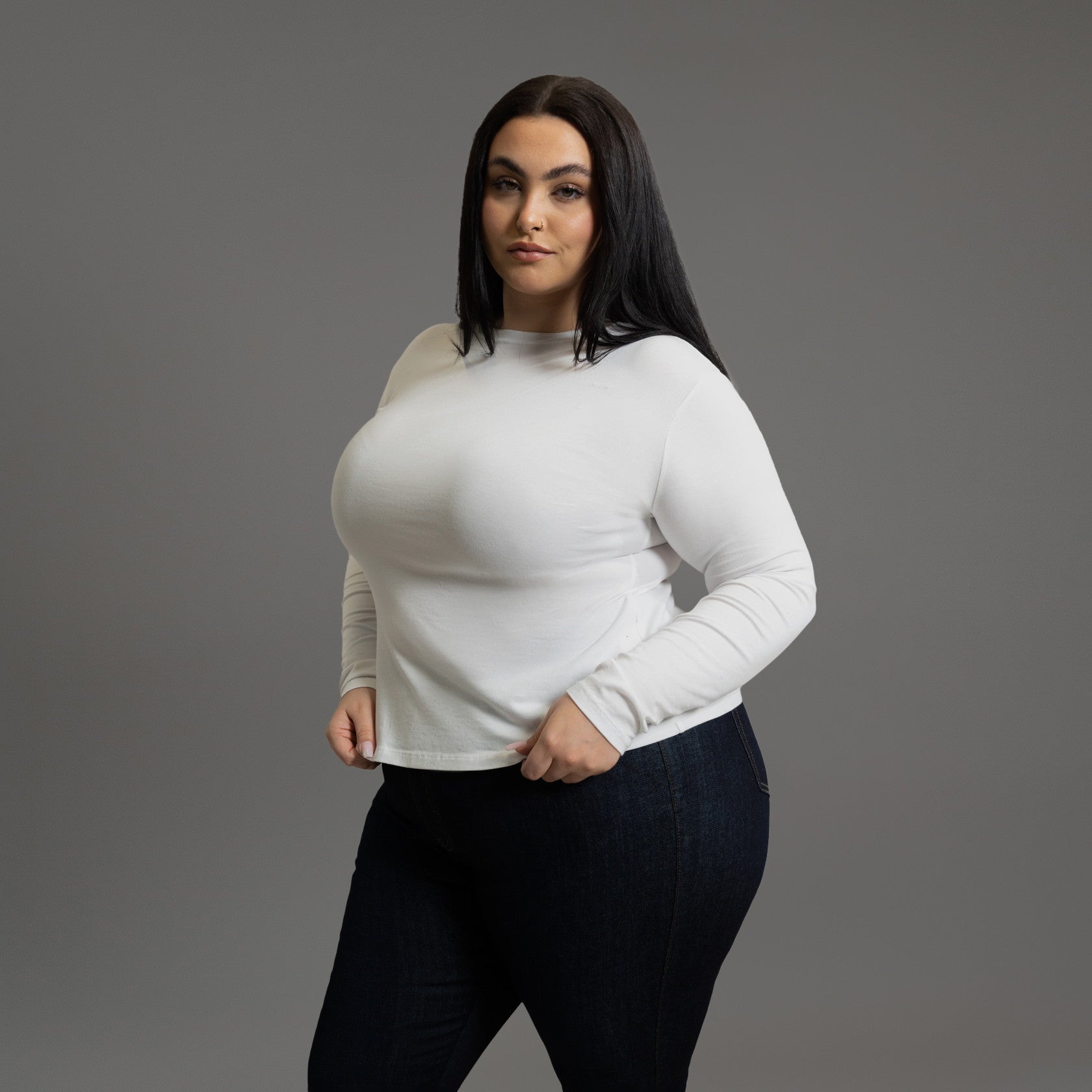 Custom longsleeve t-shirt on model Averi in White