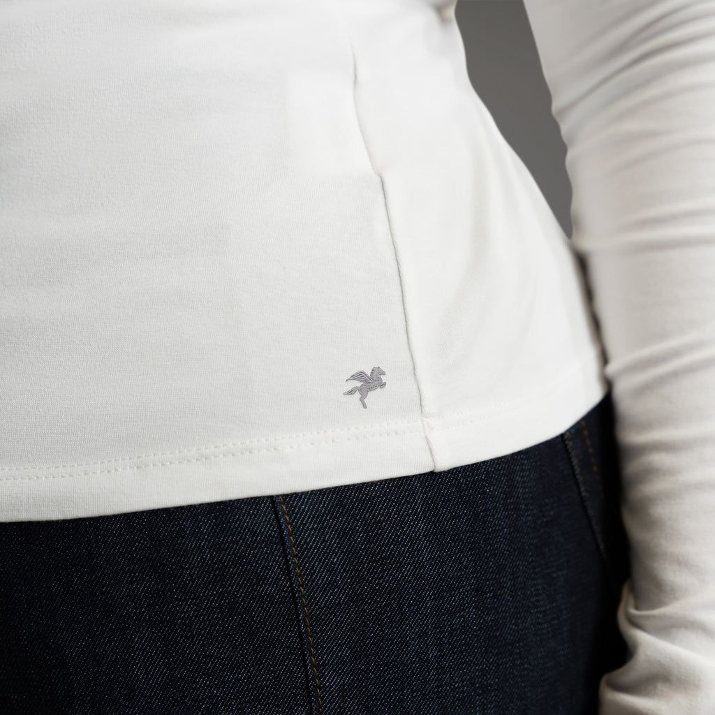 Custom longsleeve t-shirt on model Averi in White