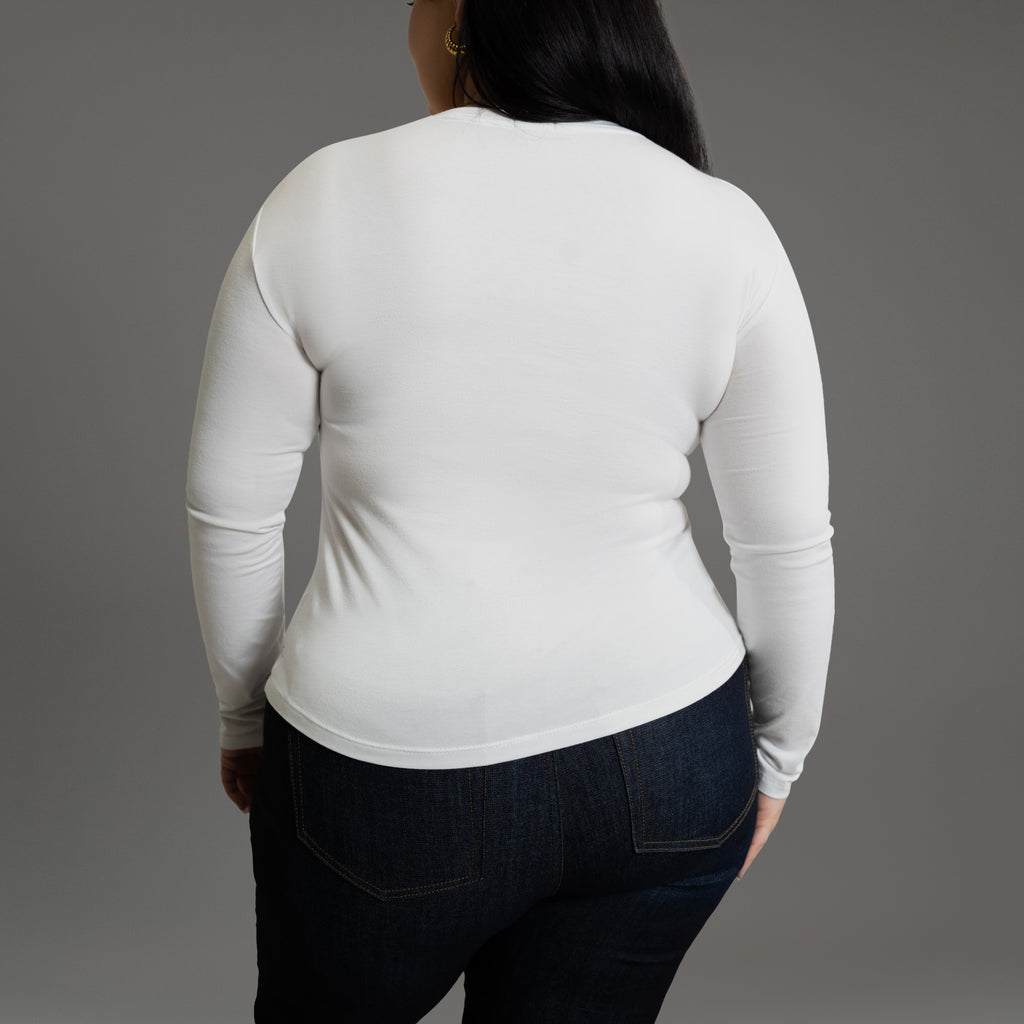 Custom longsleeve t-shirt on model Averi in White