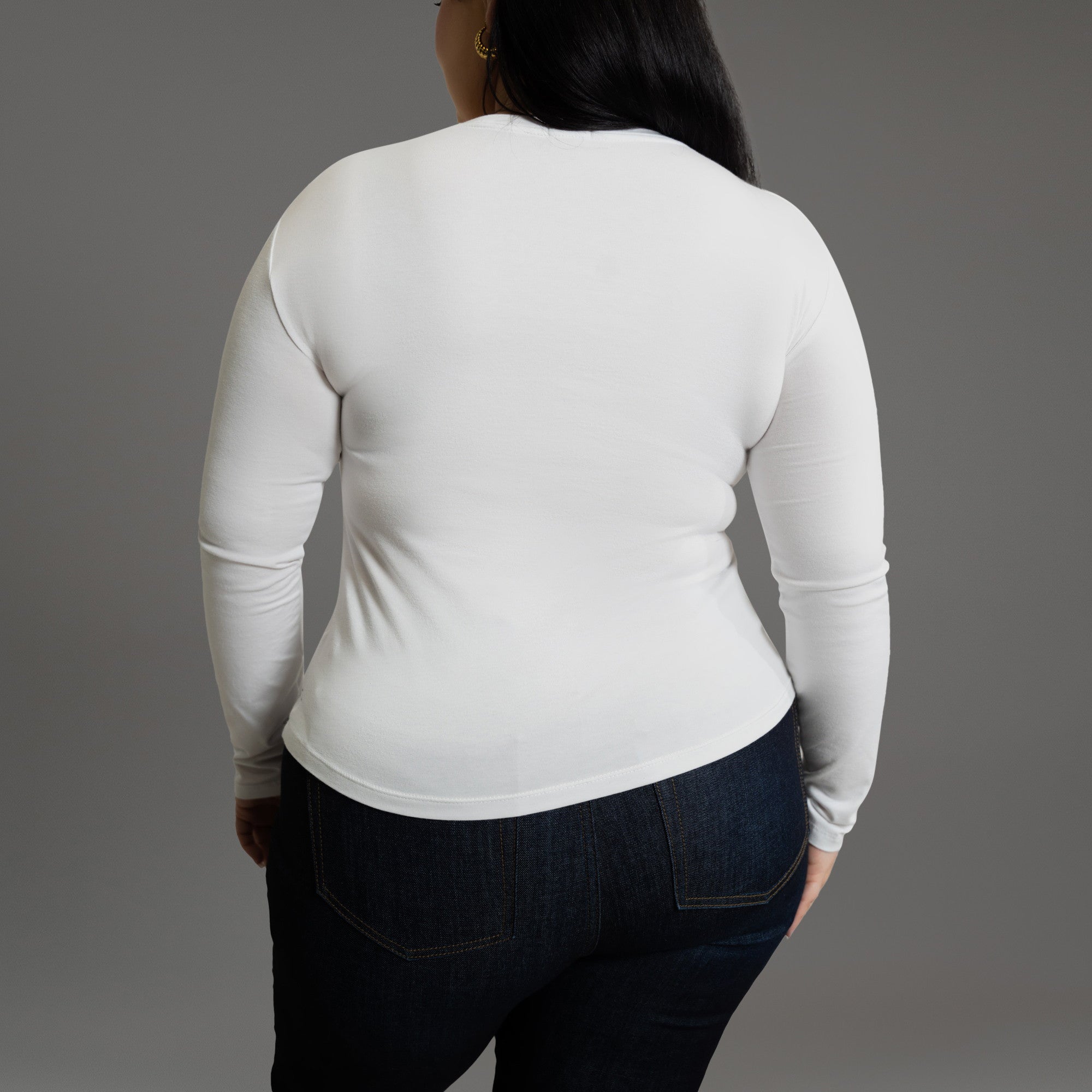 Custom longsleeve t-shirt on model Averi in White