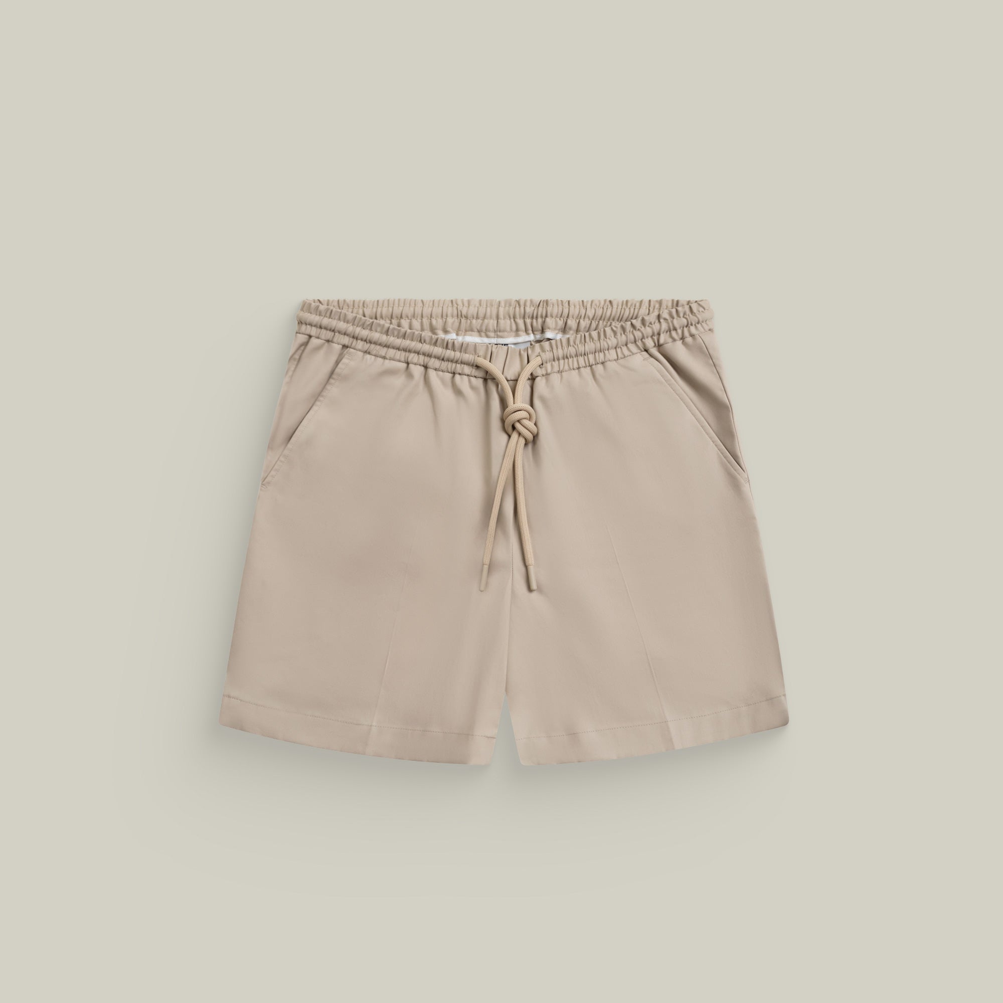 drawstring shorts model tyler in flat white