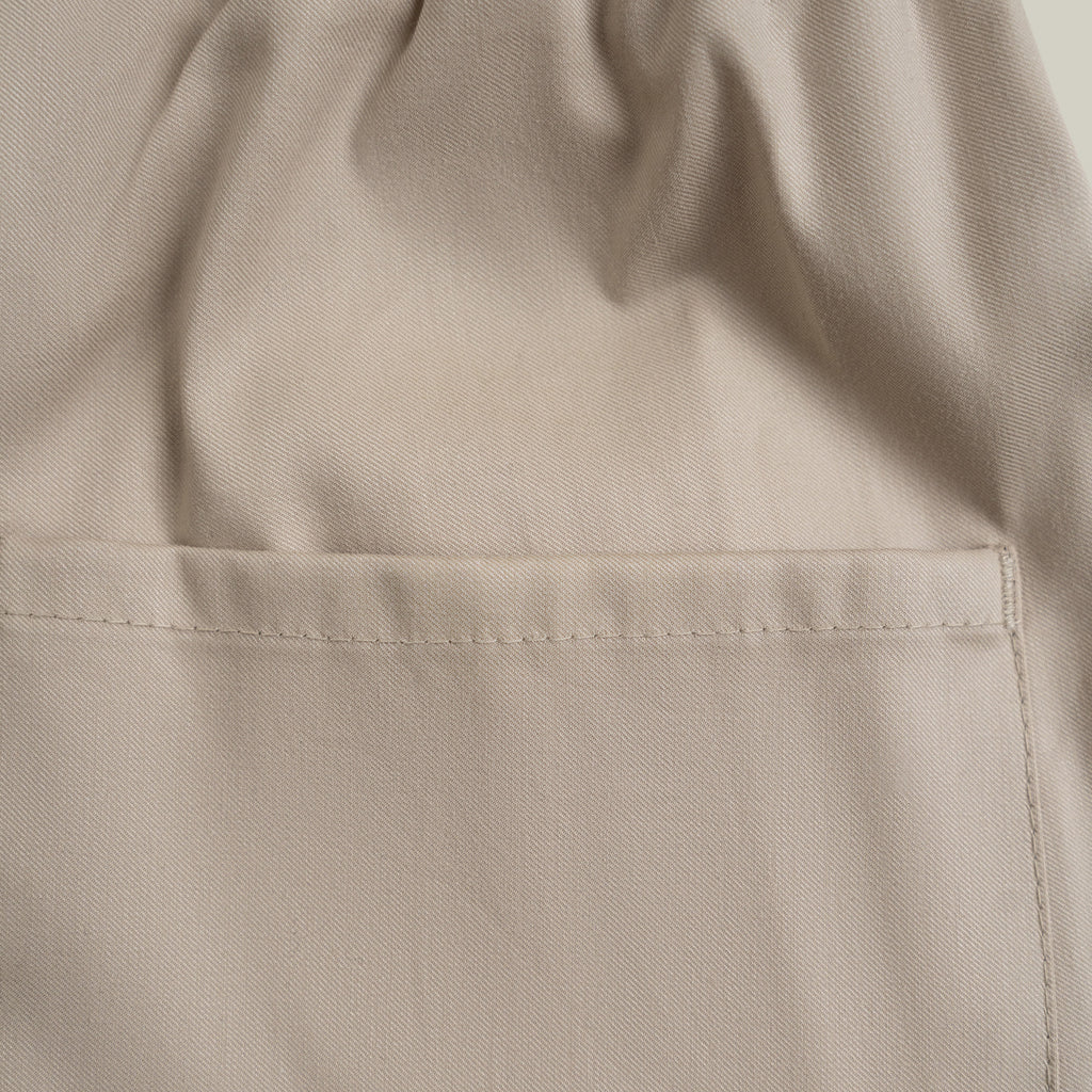 drawstring shorts model tyler in flat white