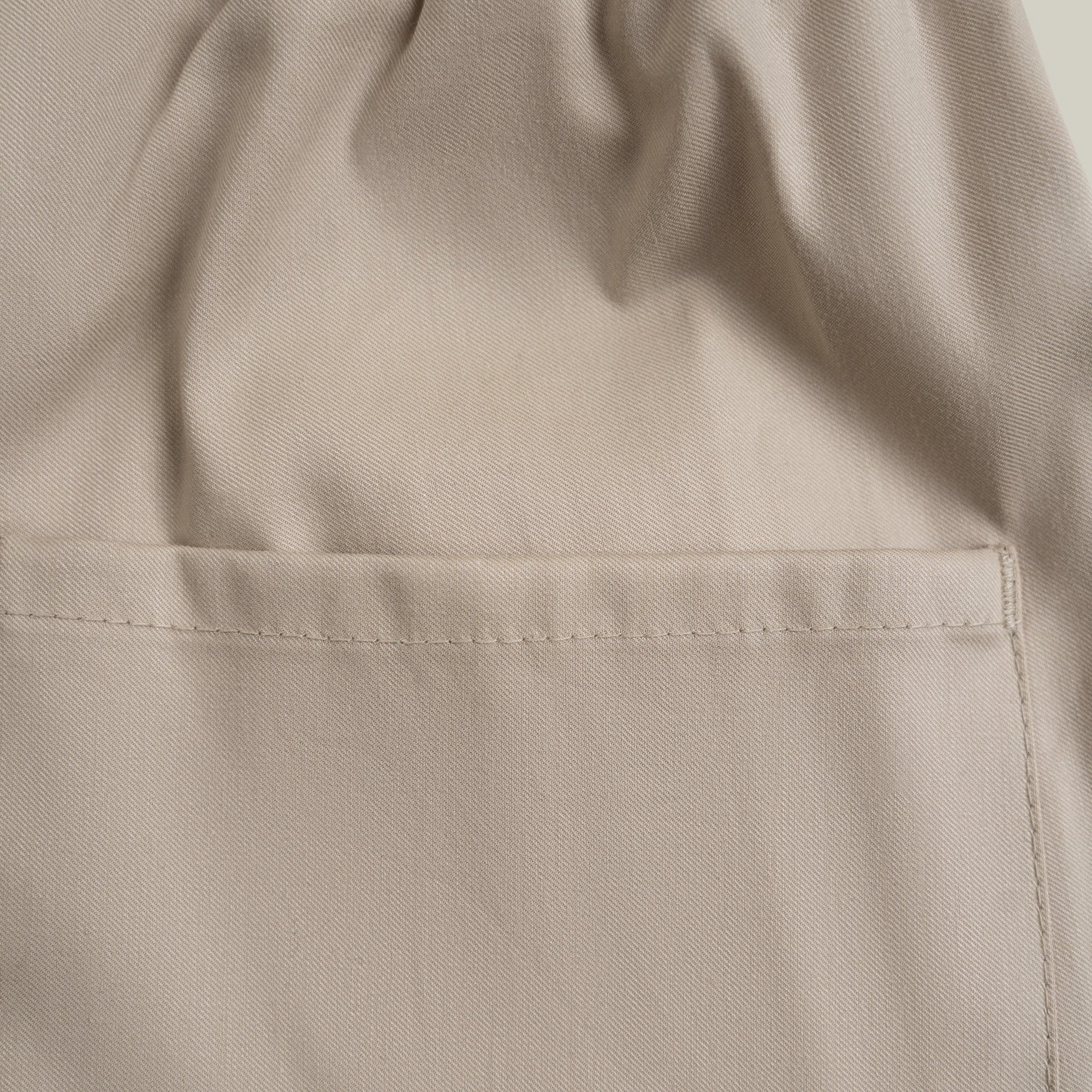 drawstring shorts model tyler in flat white