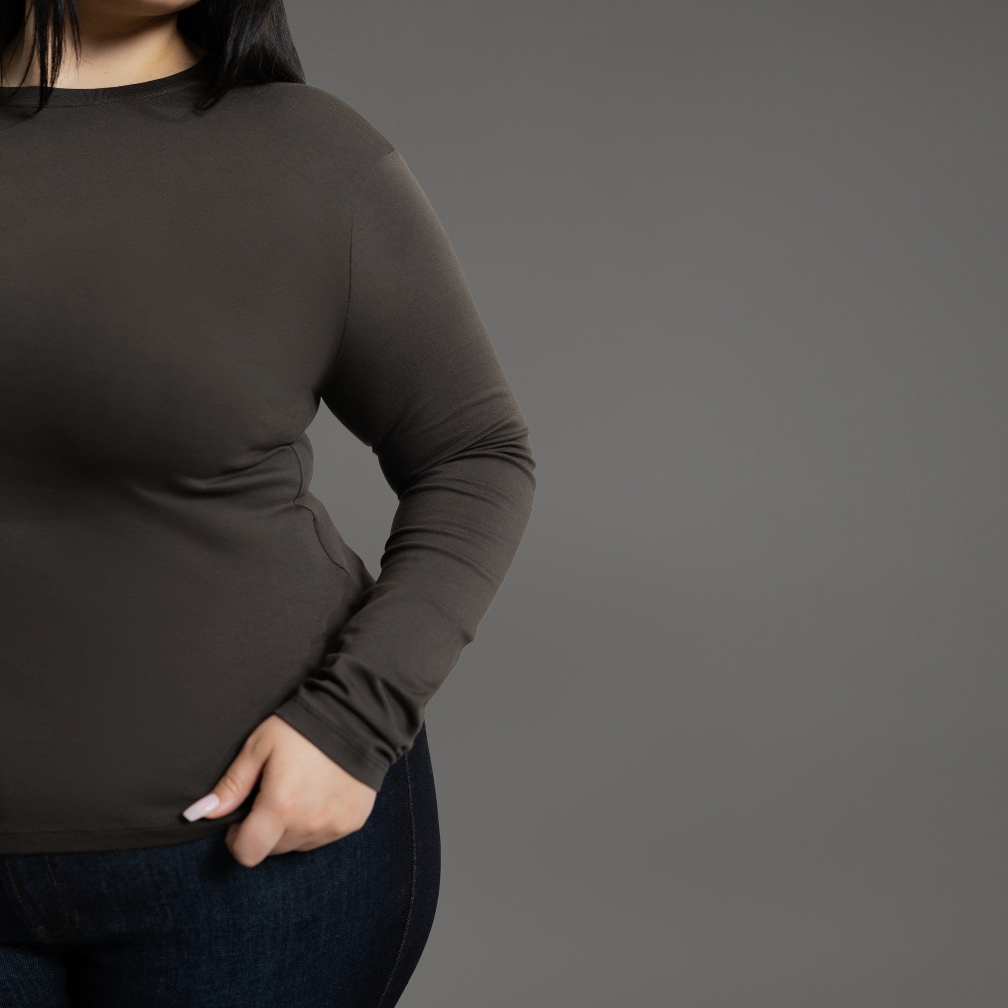 Custom longsleeve t-shirt on model Averi in Ash