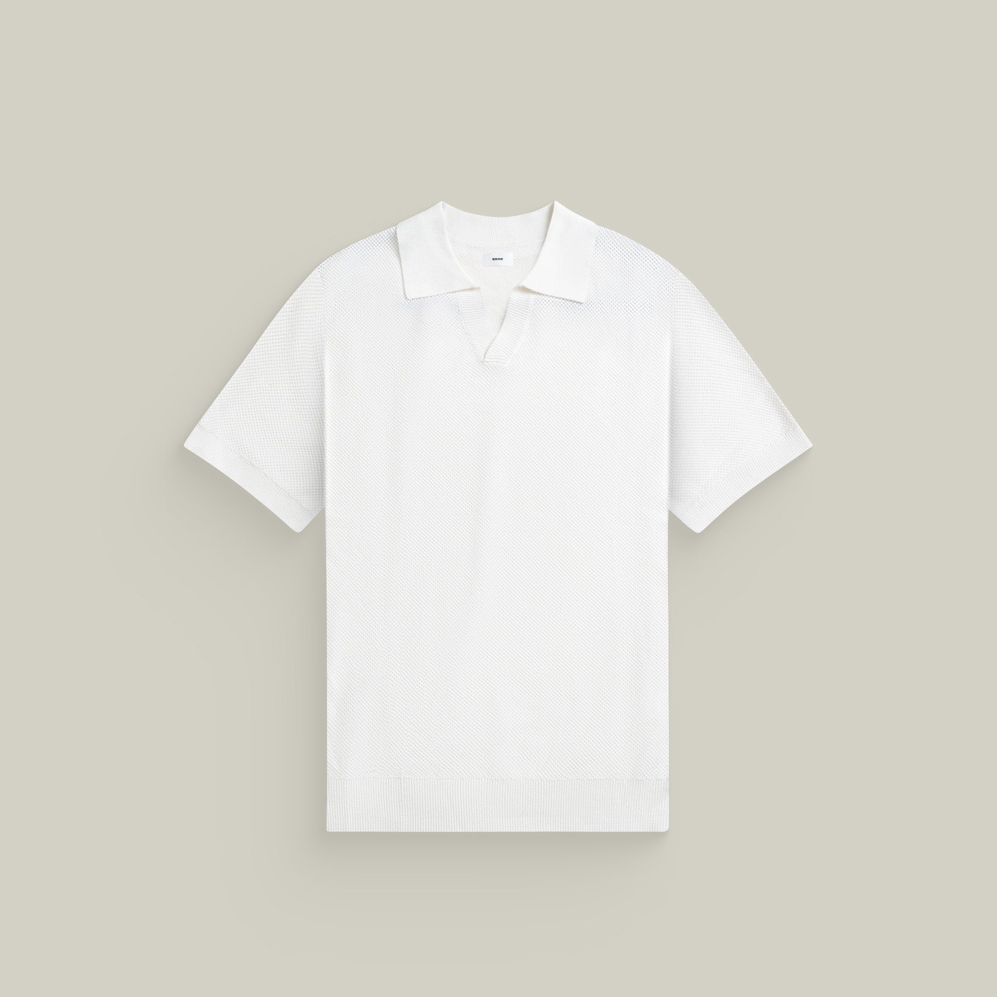 Buttonless Knit Polo model Tyler in White