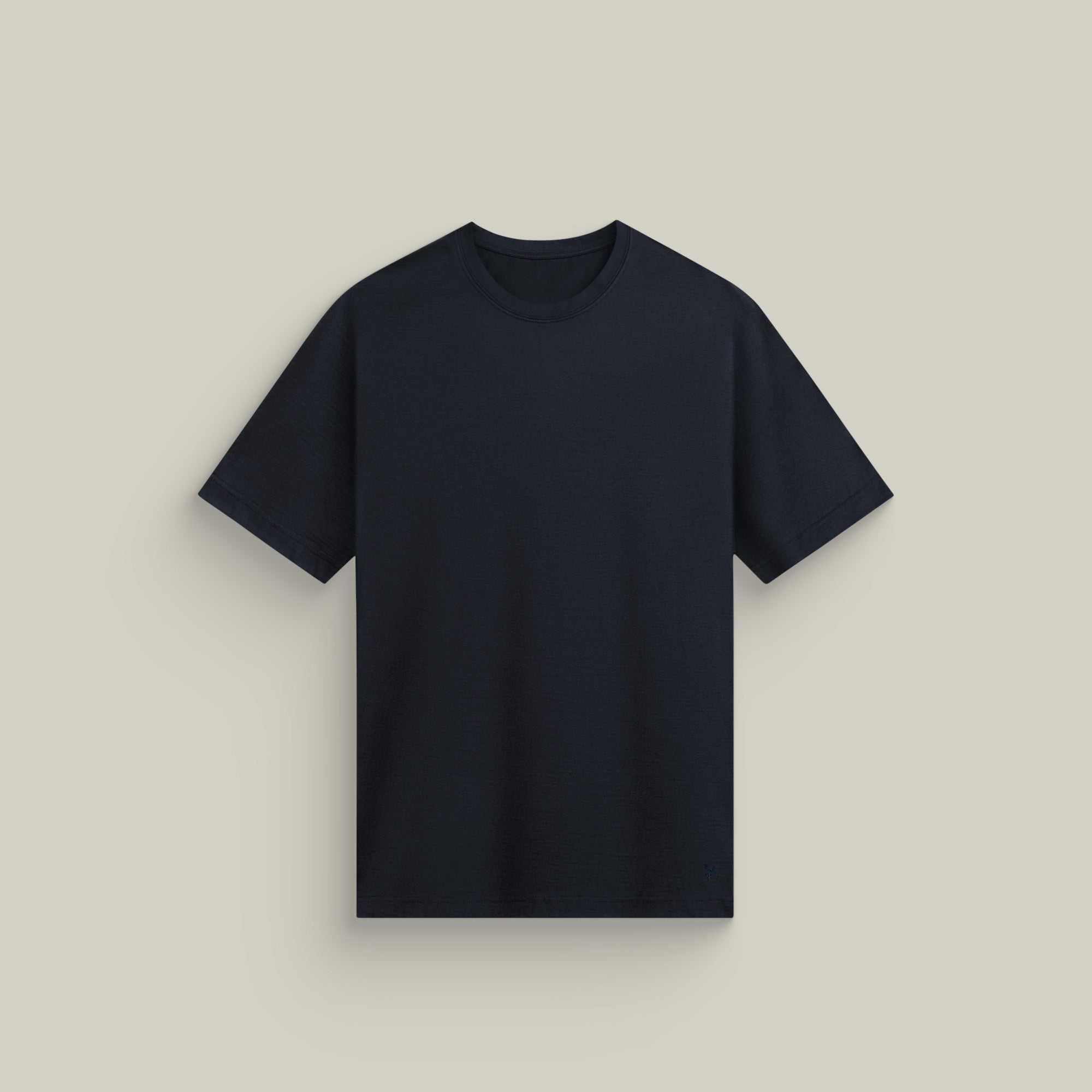 Tags:(6’2" - 180 lbs|Large) Custom t-shirt tee model Matteo in Dark Navy