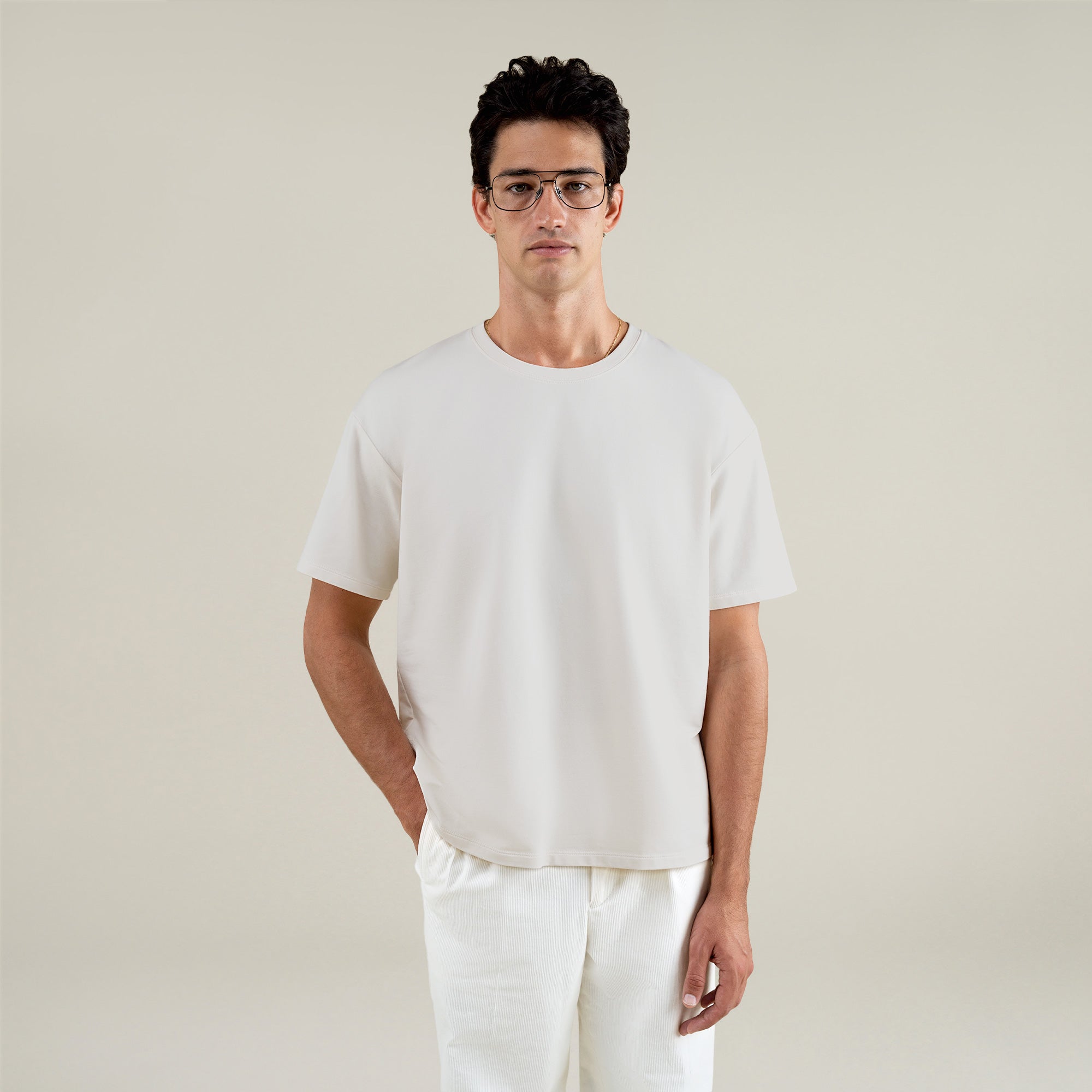 Tags:(Large | 6'1" - 165) Custom t-shirt tee model Jessey in Bone