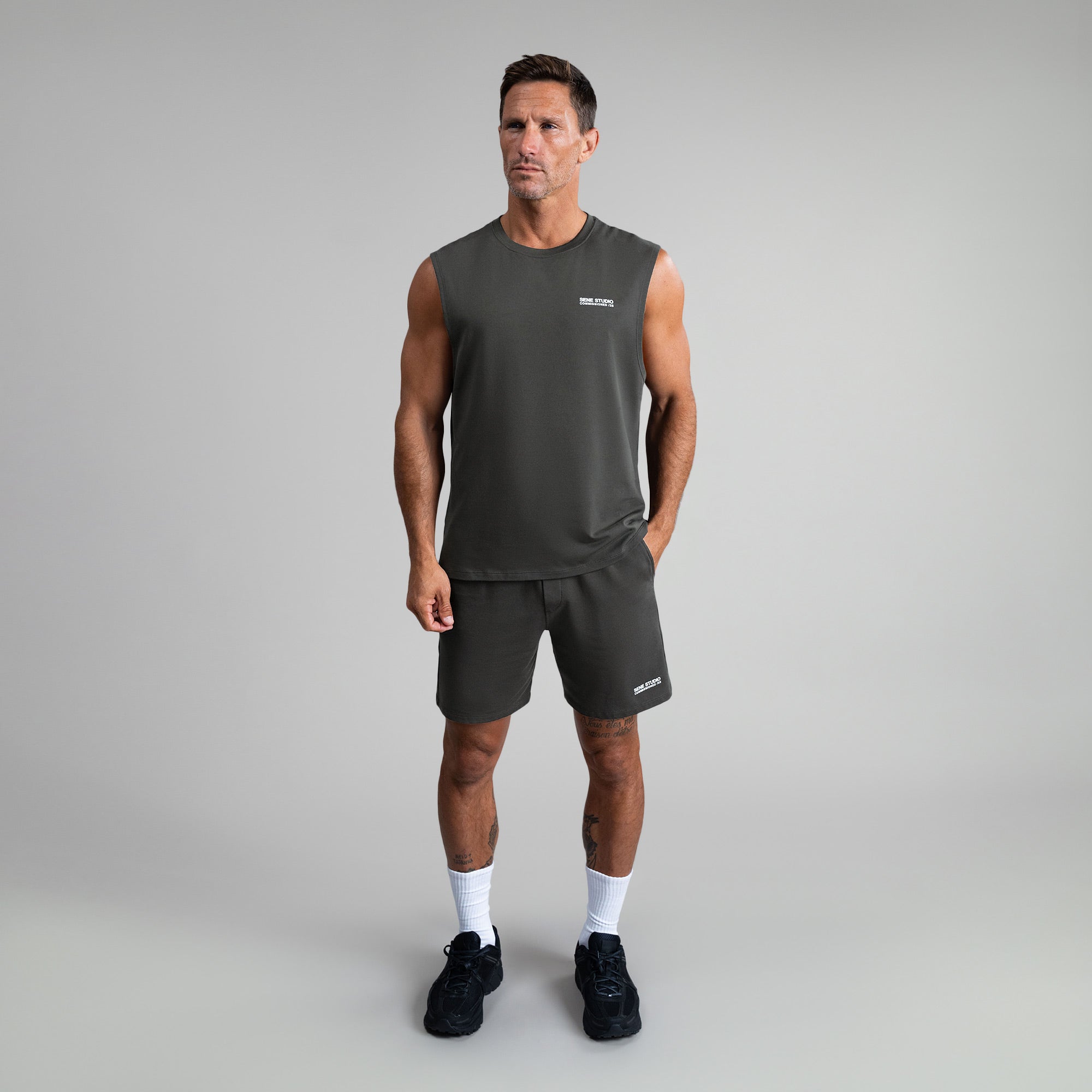 Tags:(6'0" - 180 lbs|Medium) custom pullover model Tyler in Smoke