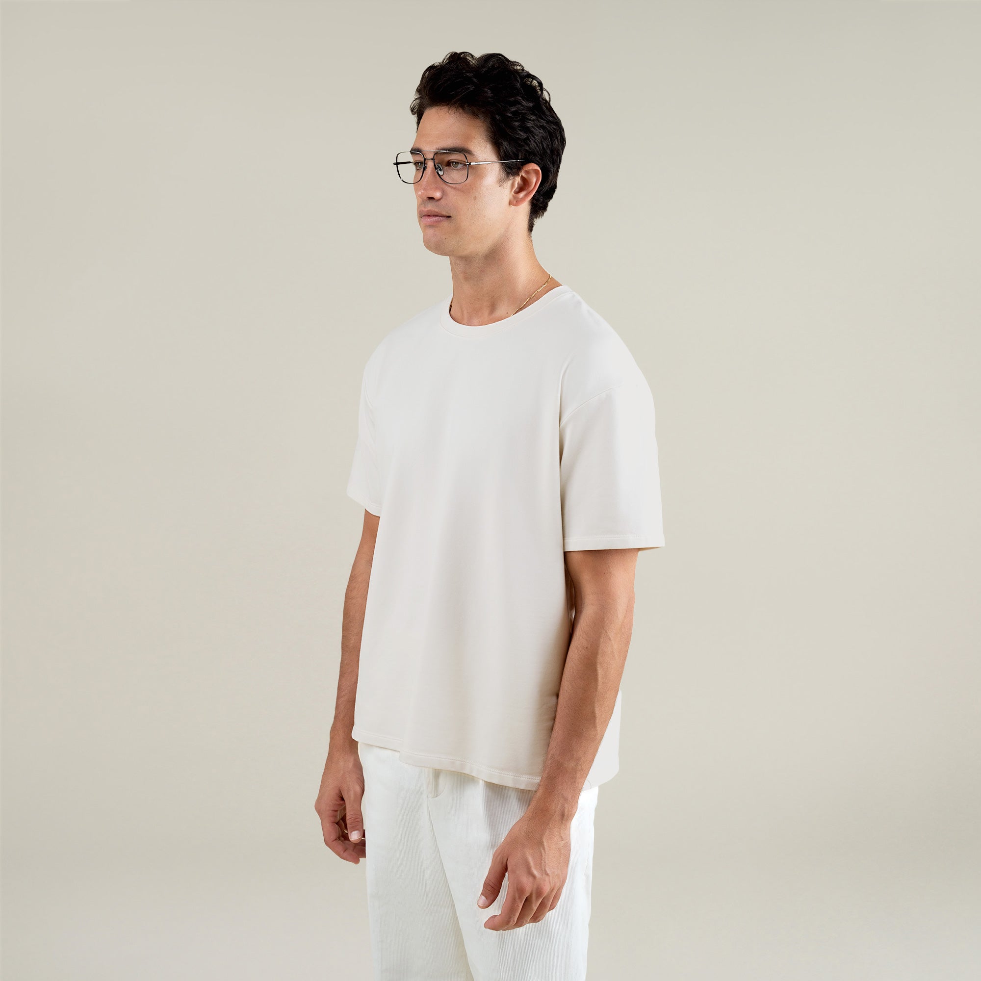 Tags:(Large | 6'1" - 165) Custom t-shirt tee model Jessey in Bone