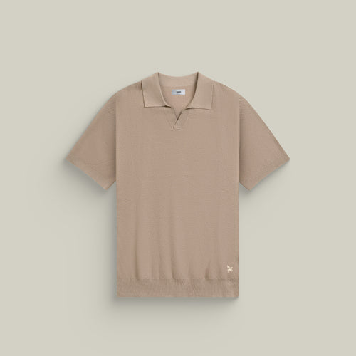 Buttonless Knit Polo model Tyler in Toffee