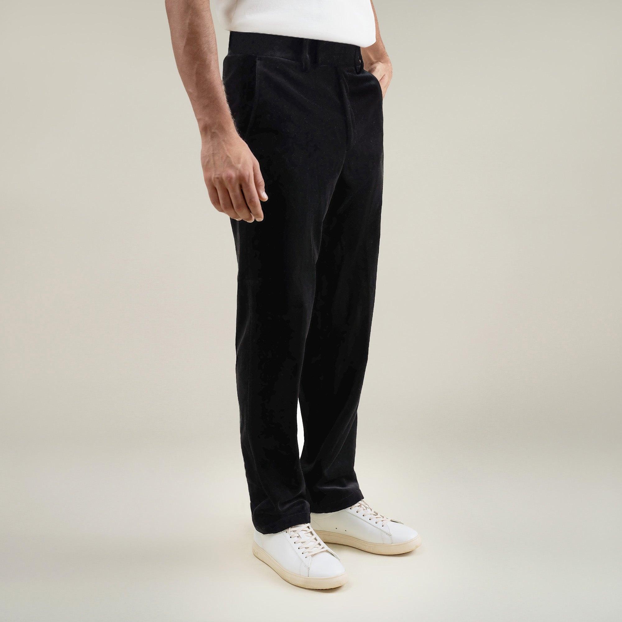 Tags:(Large | 6'1" - 165) Custom Peak Lapel Tuxedo model Jessey in Black