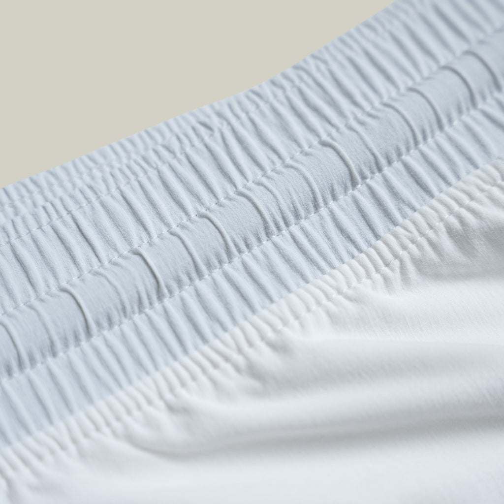 Tags:(Large | 6’2 - 180) Ultralight Nylon Flex Shorts model Kive in White
