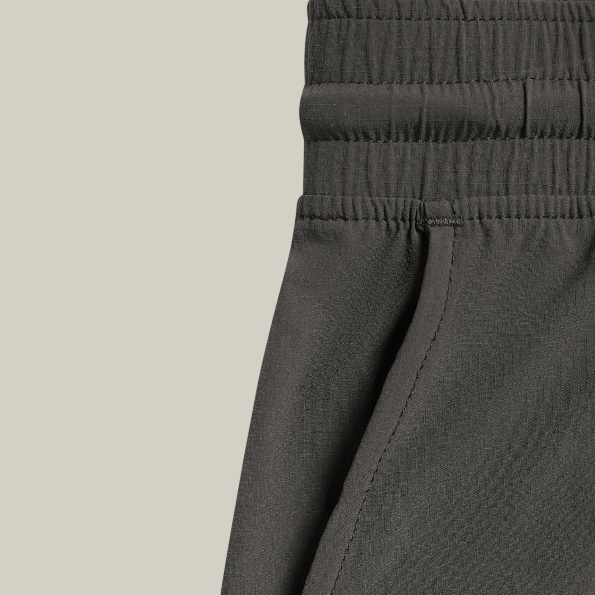 Tags:(Large | 6’2 - 180) Ultralight Nylon Flex Shorts model Kive in Ash