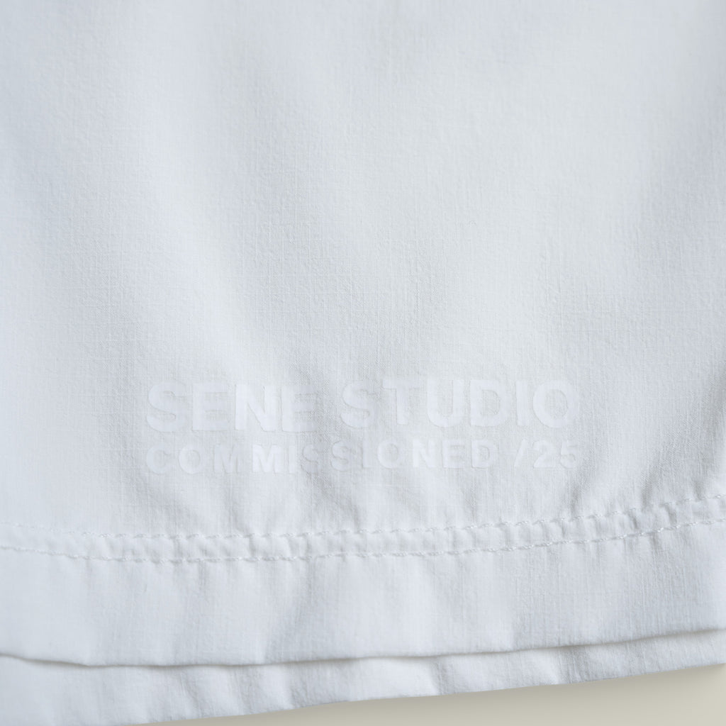 Tags:(Large | 6’2 - 180) Ultralight Nylon Flex Shorts model Kive in White