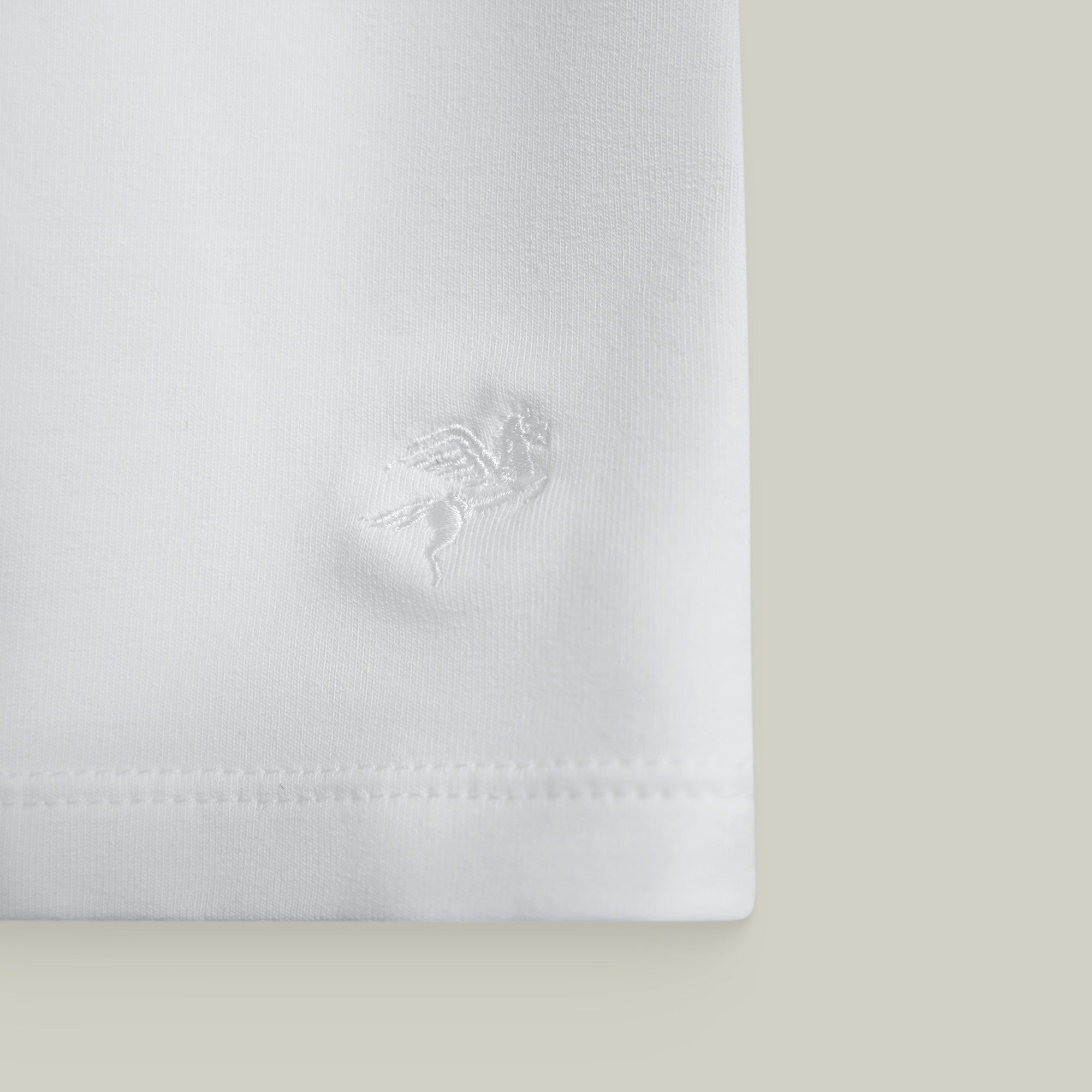 Tags:(Large | 6’2 - 180) Custom t-shirt tee model Kive in White