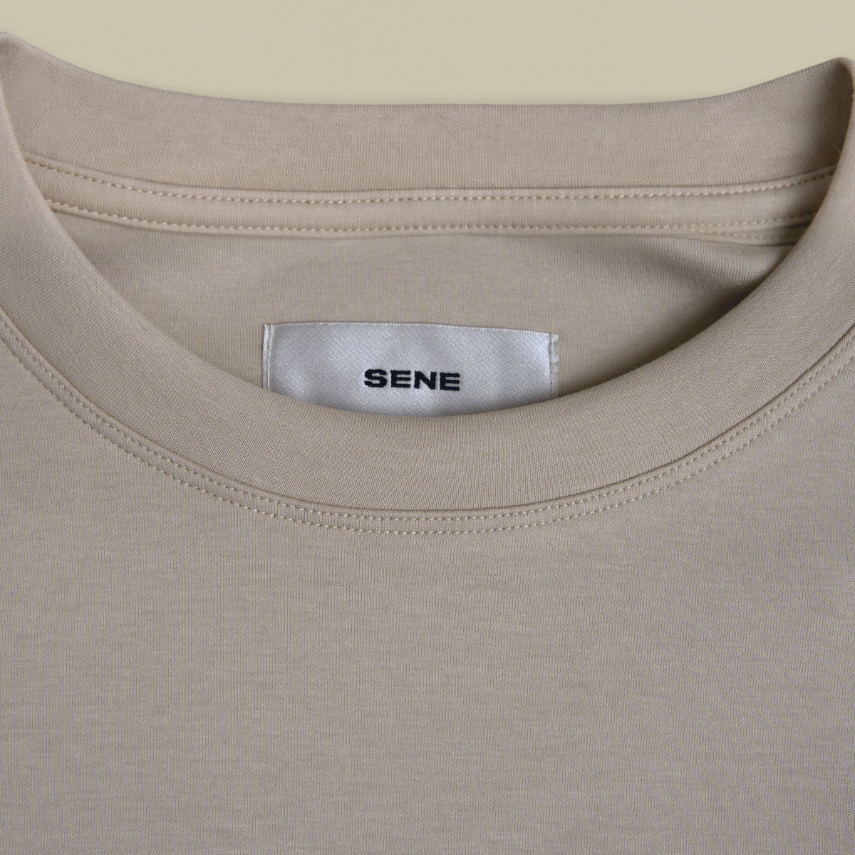 Mulberry Emblem Crew T-Shirt model Matteo in Beige