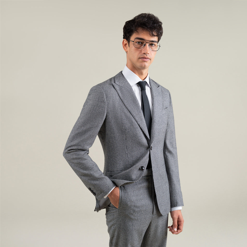 Tags:(6'1"|165) Custom Peak Lapel Tuxedo model Jessey in Black Pepita