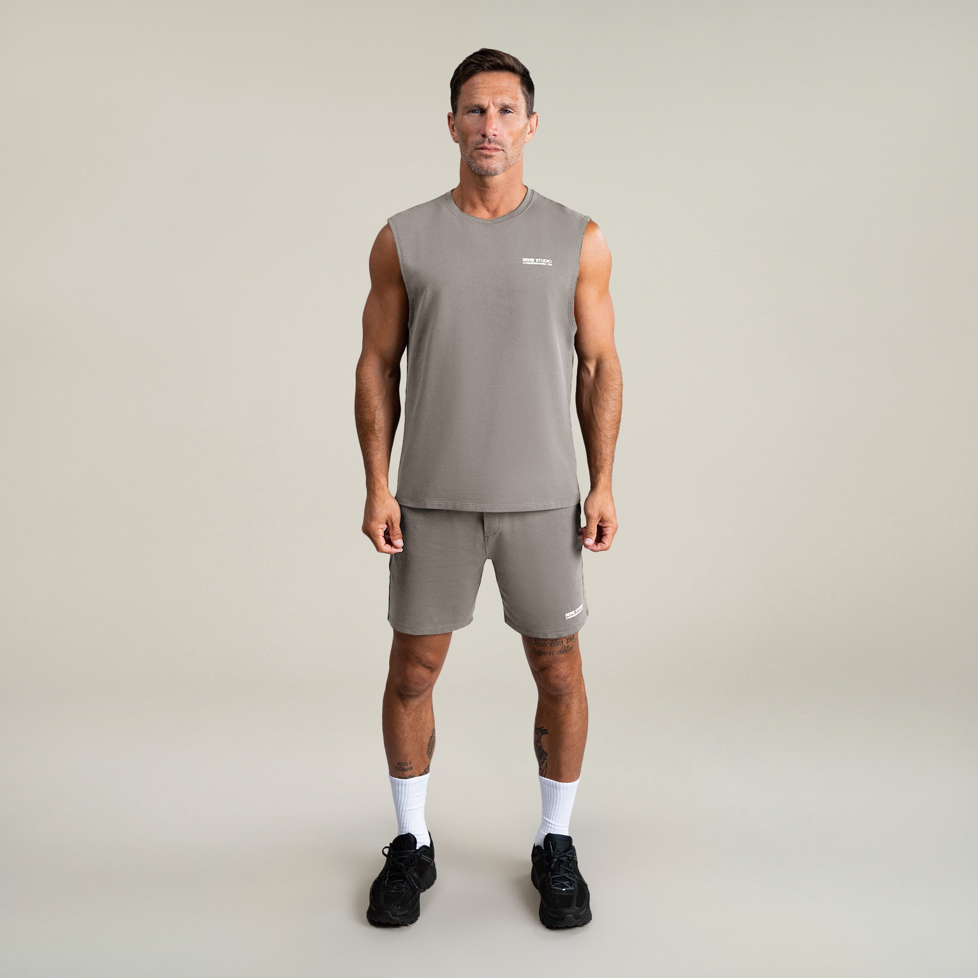 Tags:(6'0" - 180 lbs|Large) custom t-shirt tee model Tyler in Frost Gray