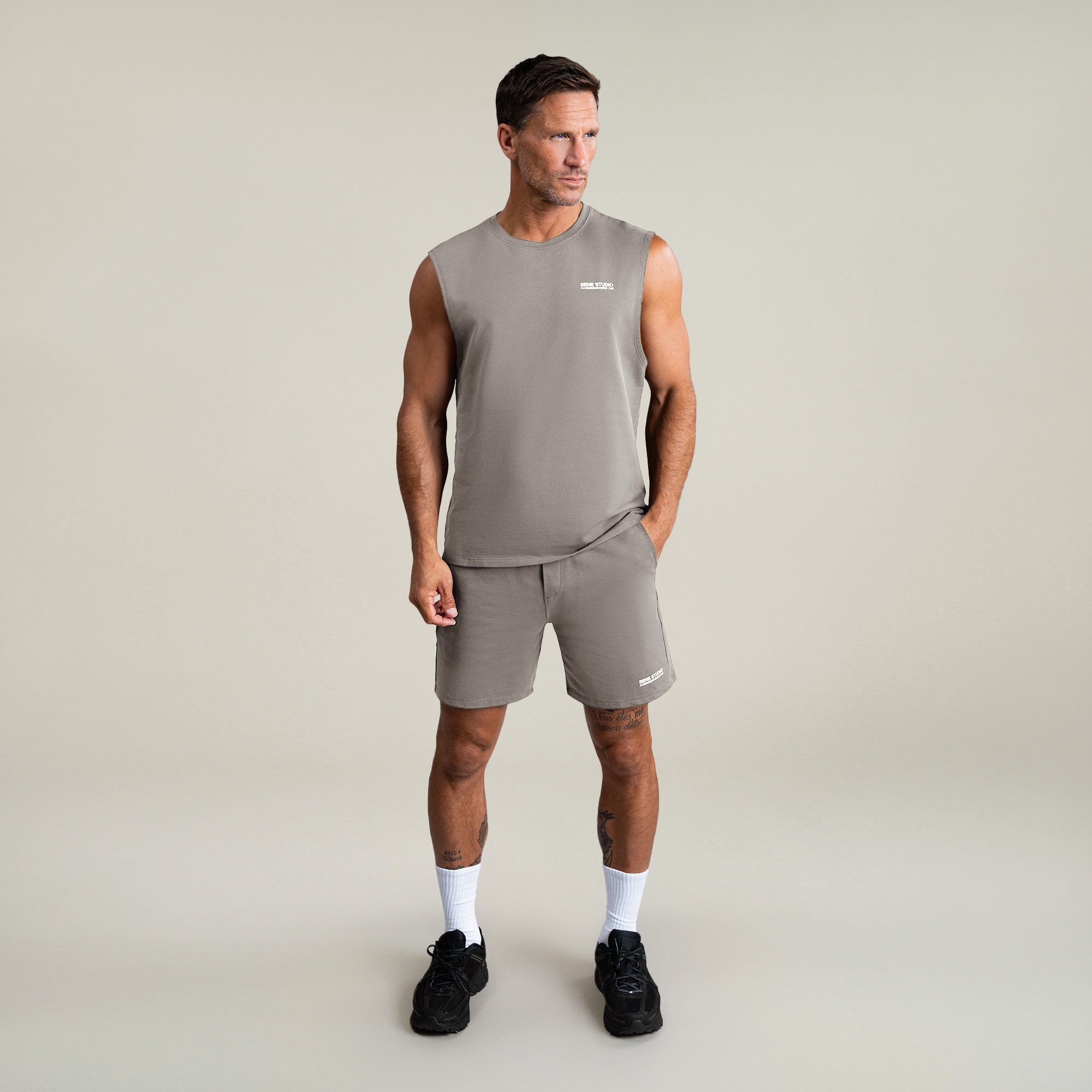 Tags:(6'0" - 180 lbs|Medium) custom pullover model Tyler in Frost Gray