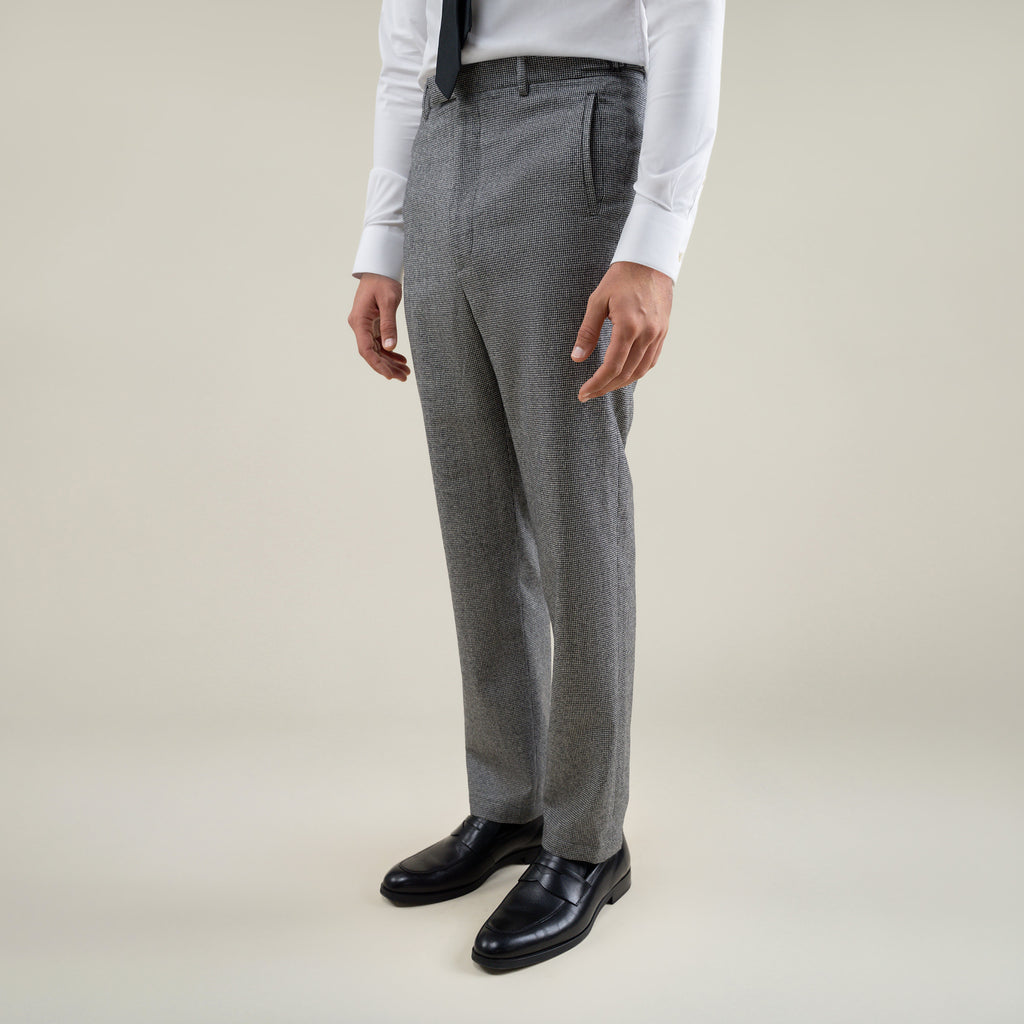 Tags:(6'1"|165) Custom Peak Lapel Tuxedo model Jessey in Black Pepita