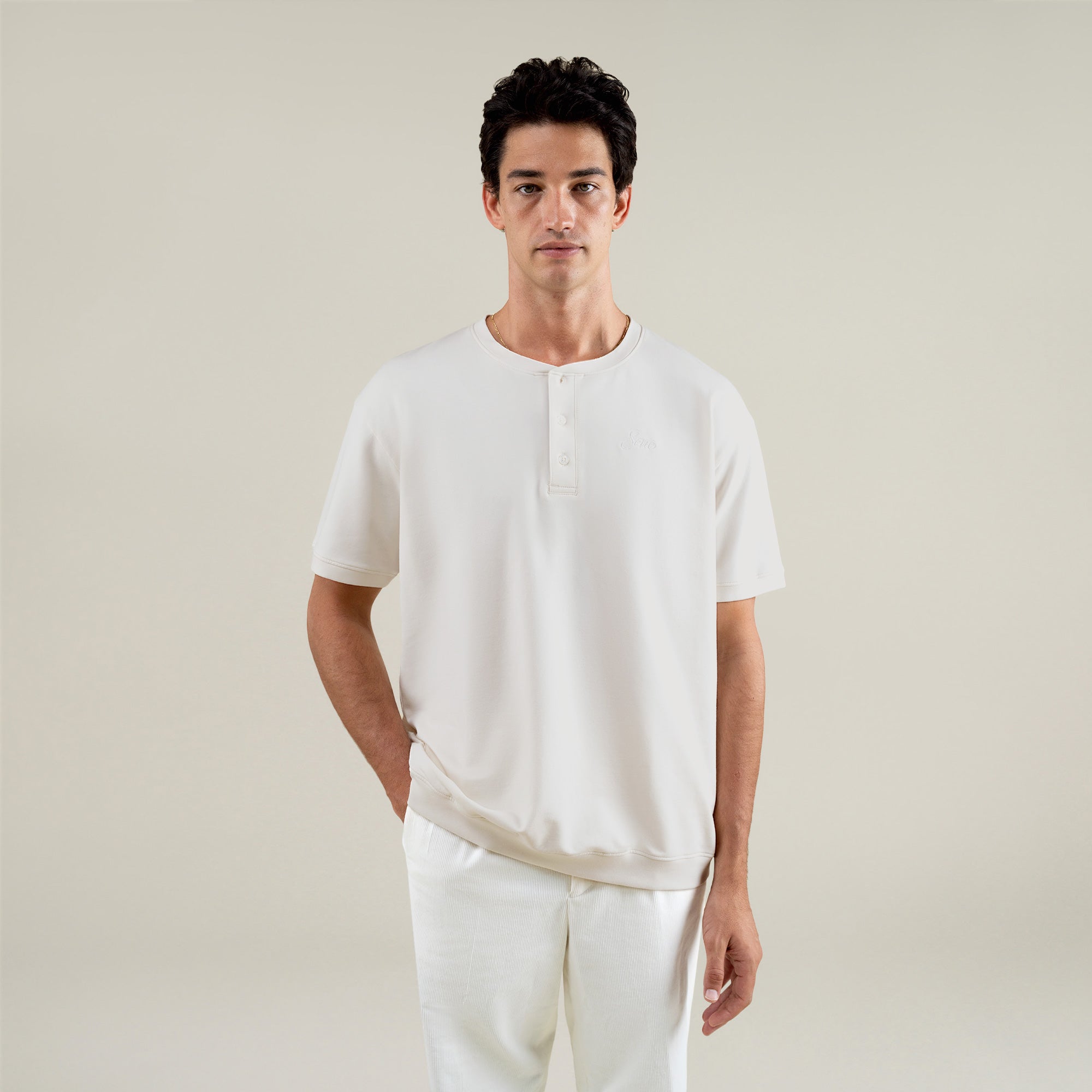 Tags:(Large | 6'1" - 165) Custom t-shirt tee model Jessey in Bone