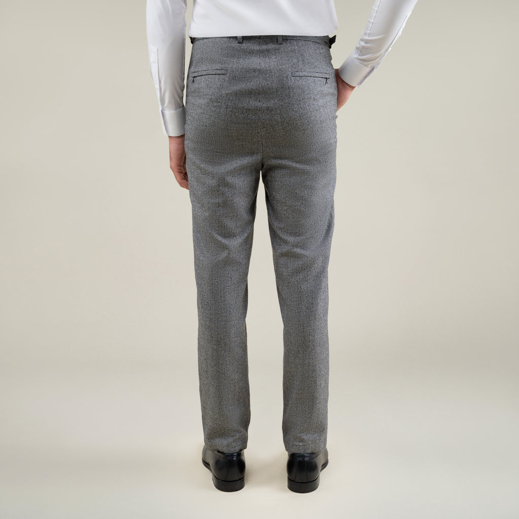 Tags:(6'1"|165) Custom Peak Lapel Tuxedo model Jessey in Black Pepita