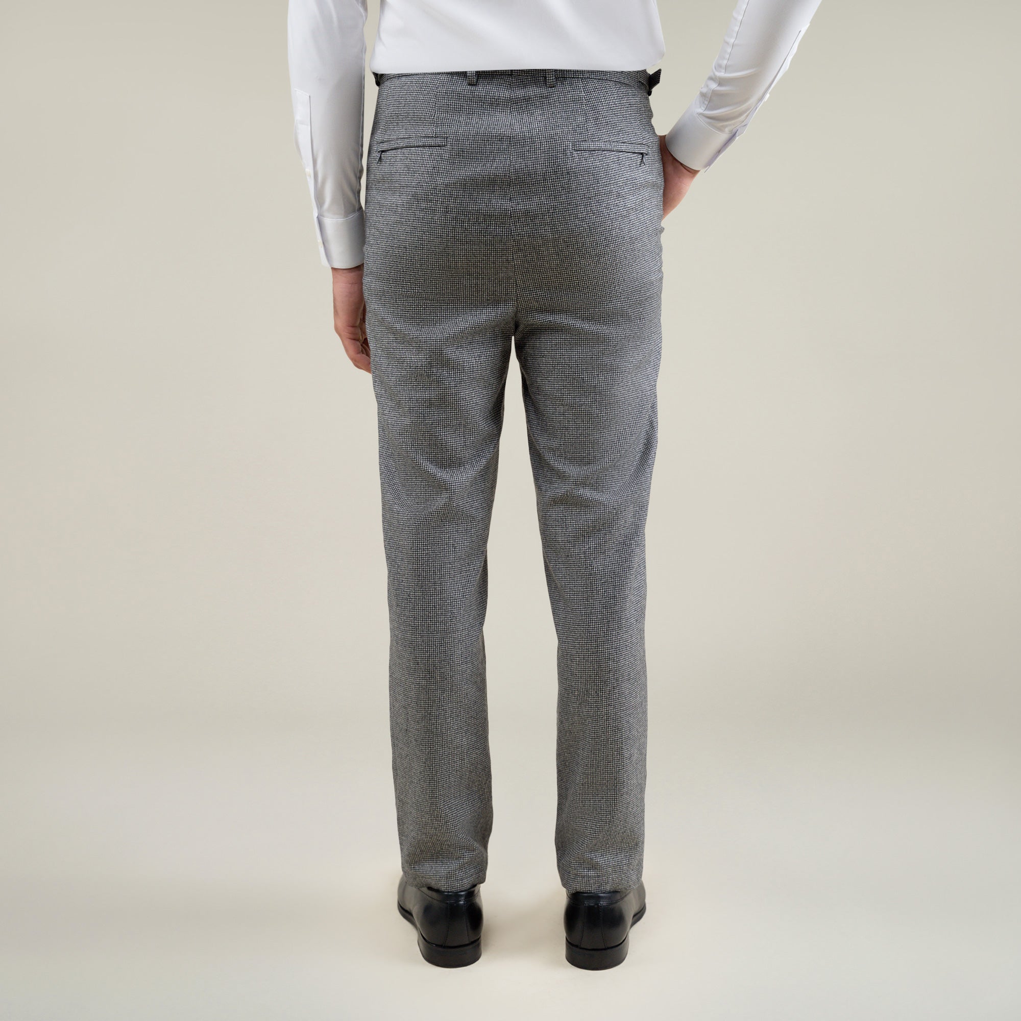 Tags:(6'1"|165) Custom Peak Lapel Tuxedo model Jessey in Black Pepita