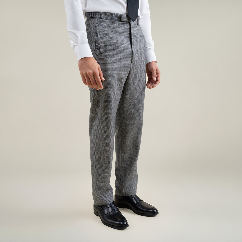 Tags:(6'1"|165) Custom Peak Lapel Tuxedo model Jessey in Black Pepita