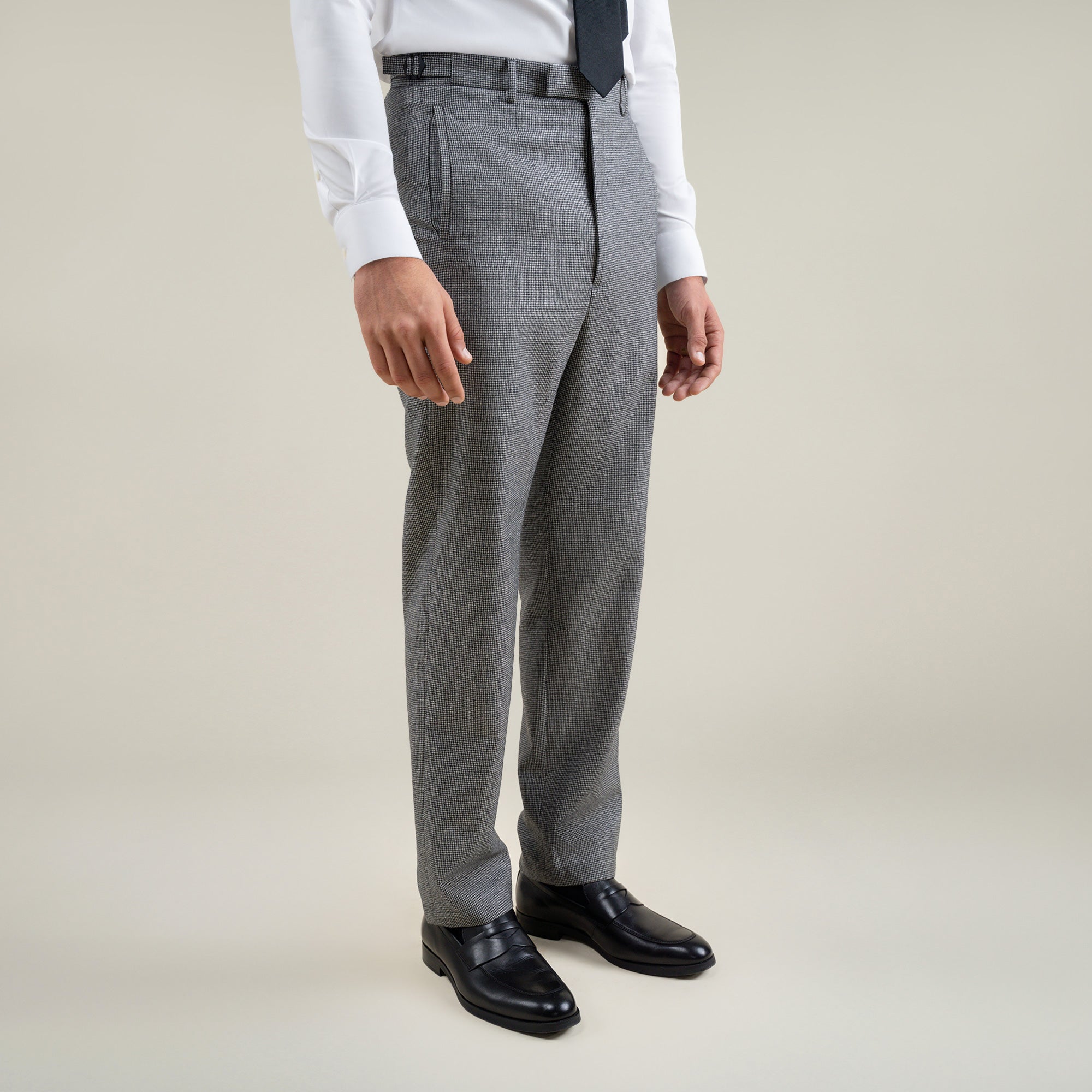 Tags:(6'1"|165) Custom Peak Lapel Tuxedo model Jessey in Black Pepita