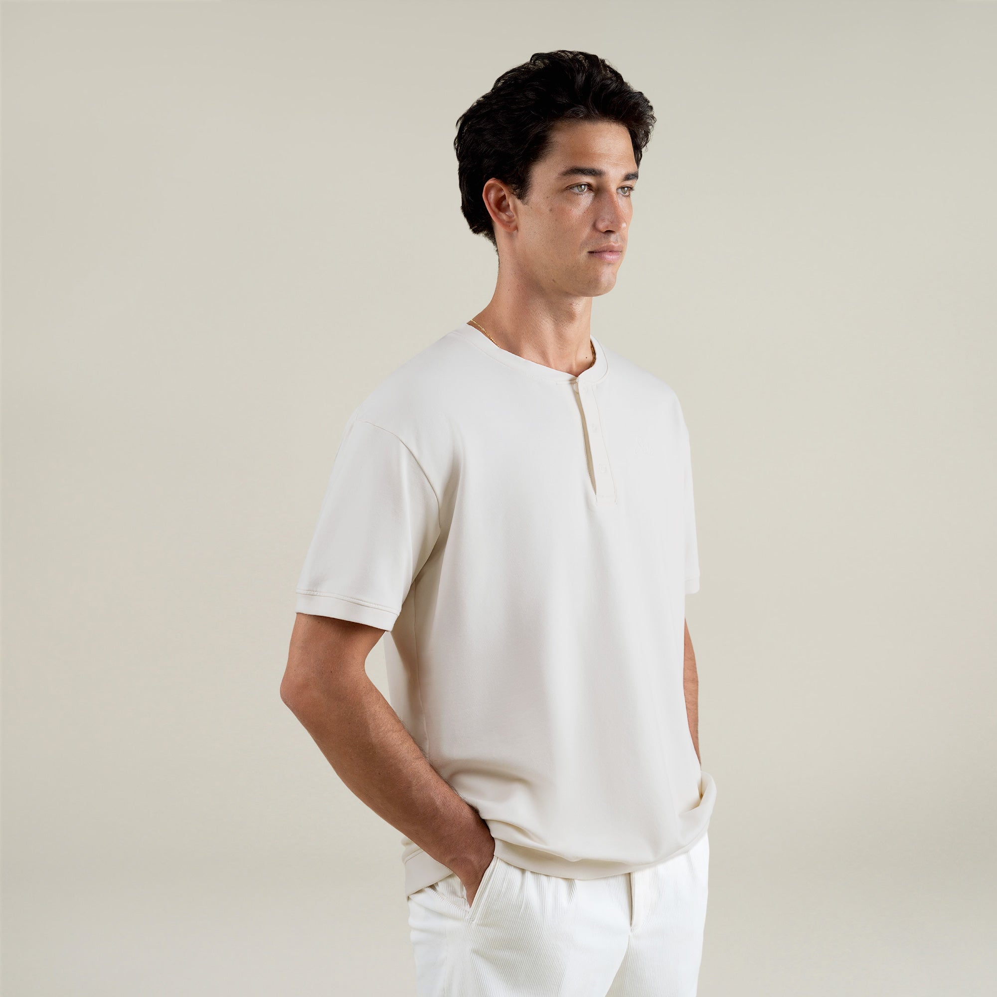 Tags:(Large | 6'1" - 165) Custom t-shirt tee model Jessey in Bone