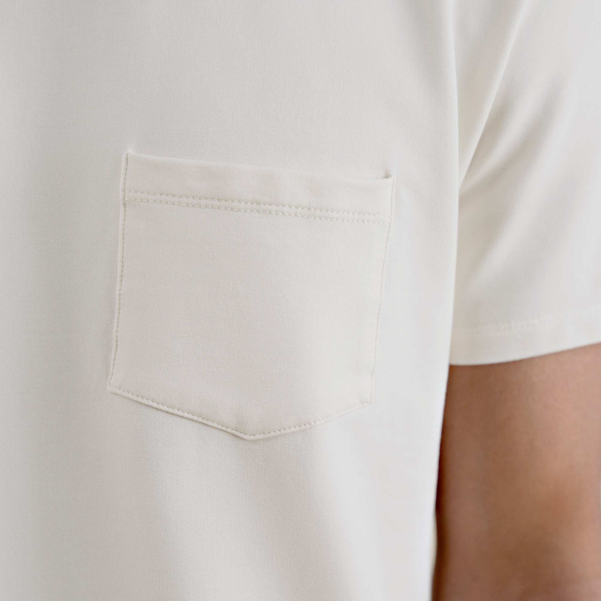 Tags:(Large | 6'1" - 165) Custom t-shirt tee model Jessey in Bone