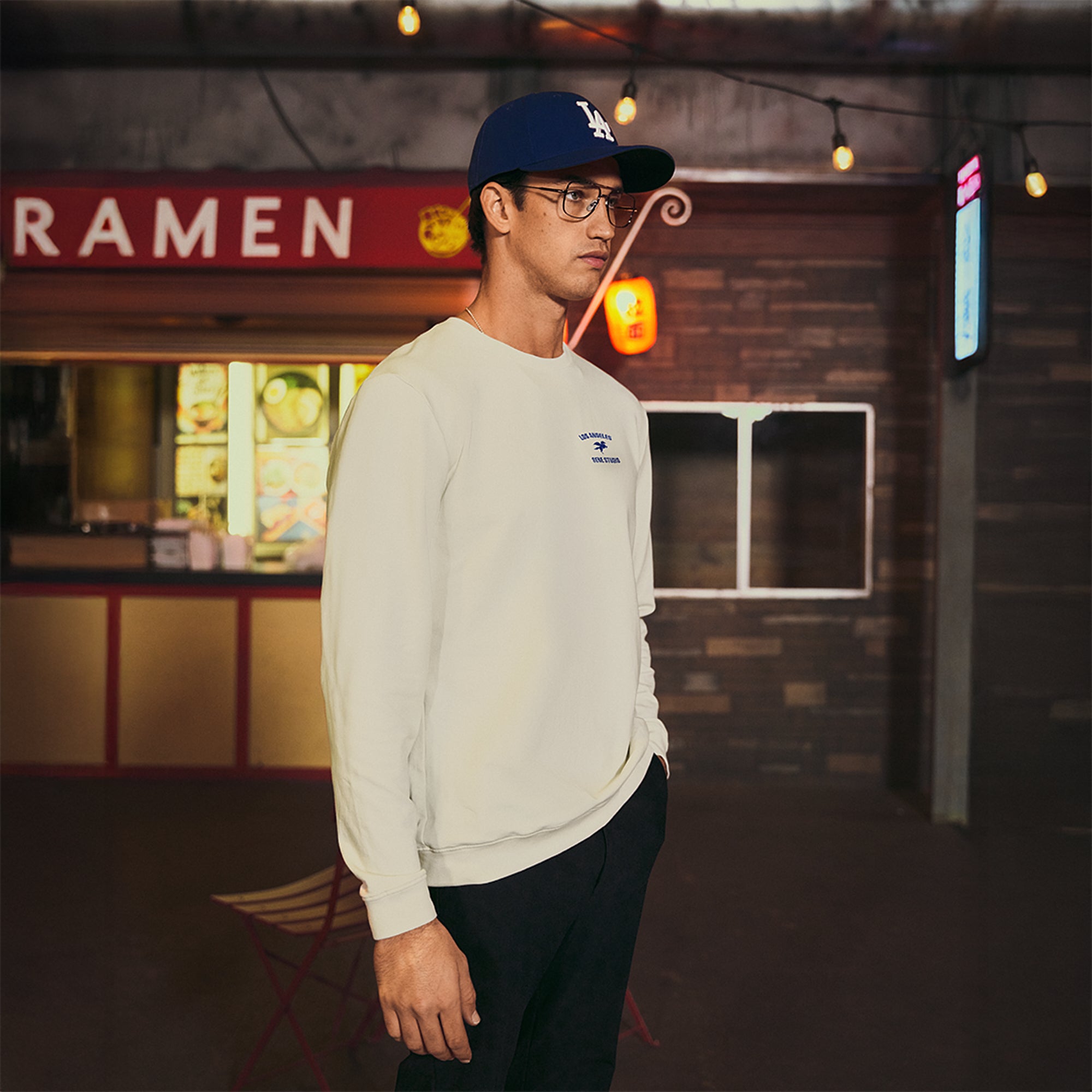 Tags:(Large | 6'1" - 165) Custom t-shirt tee model Jessey in Bone