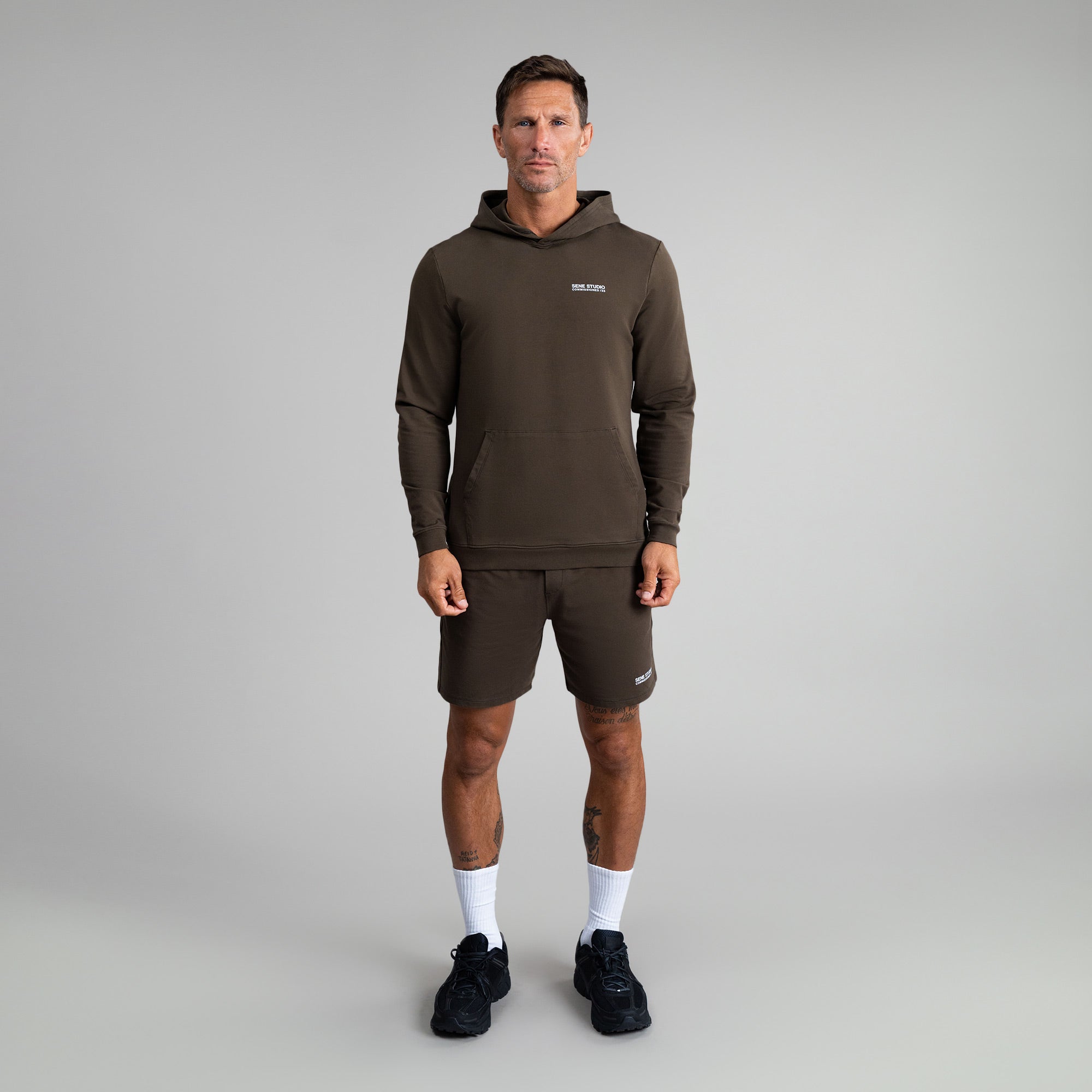 Tags:(6'0" - 180 lbs|Medium) custom hoodie model Tyler in Umber