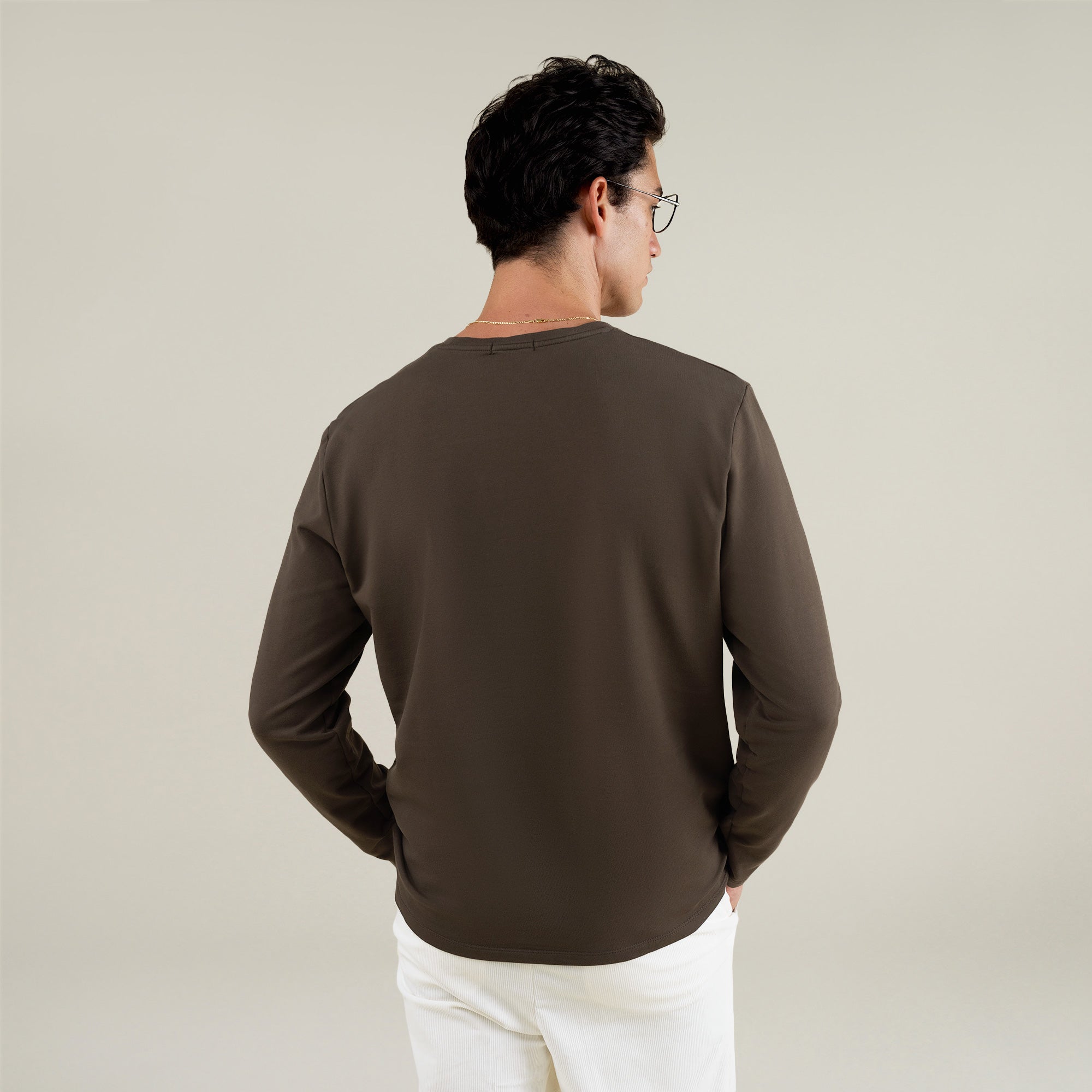 Tags:(Large | 6'1" - 165) Custom t-shirt tee model Jessey in Umber