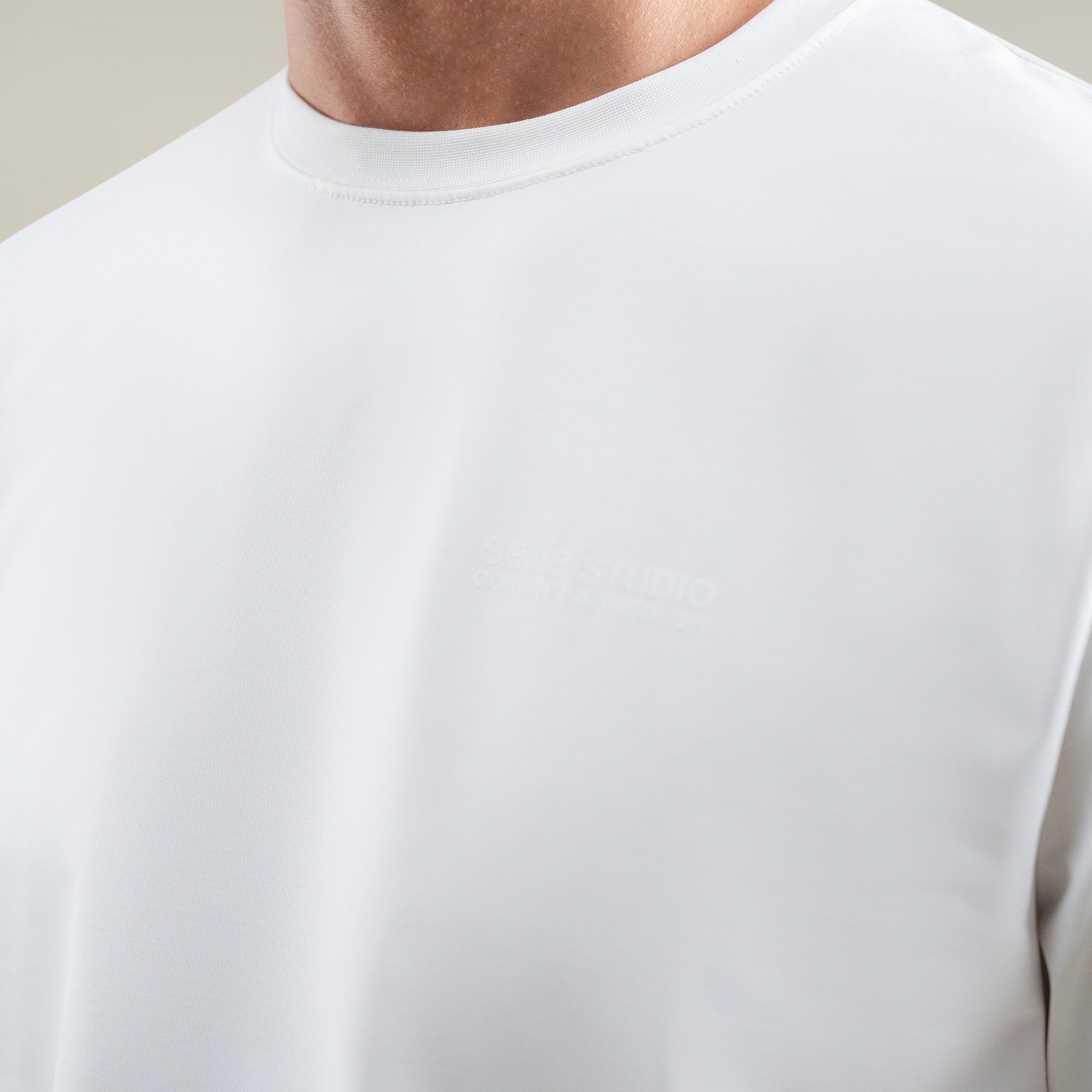 Tags:(Large | 6'1" - 165) Custom t-shirt tee model Jessey in White