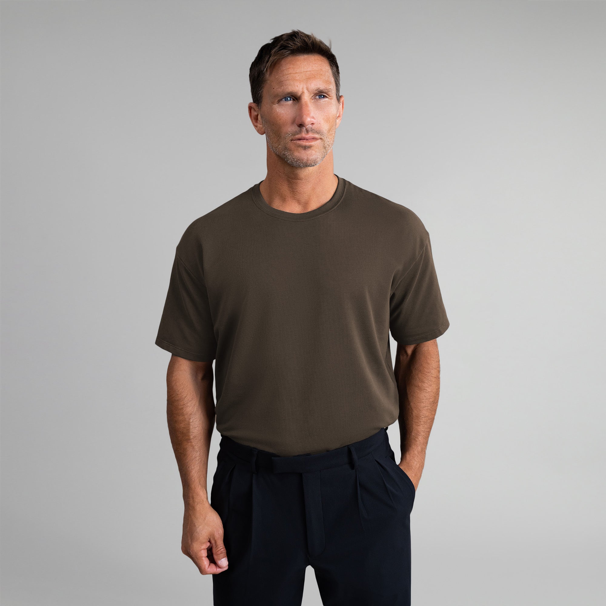 Tags:(6'0" - 180 lbs) custom t-shirt tee model Tyler in Umber