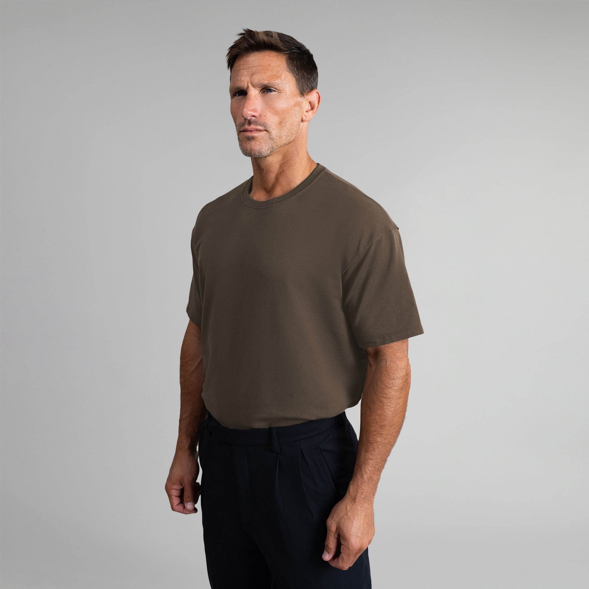 Tags:(6'0" - 180 lbs) custom t-shirt tee model Tyler in Umber