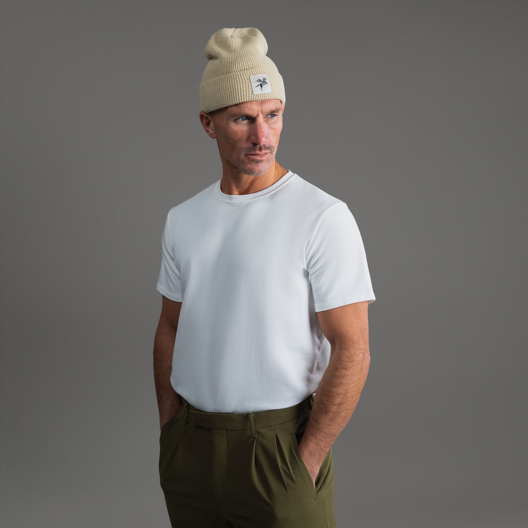 Sene hat model Tyler in Oatmeal