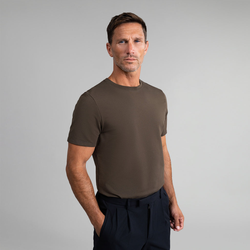 Tags:(6'0" - 180 lbs|Large) custom t-shirt tee model Tyler in Umber