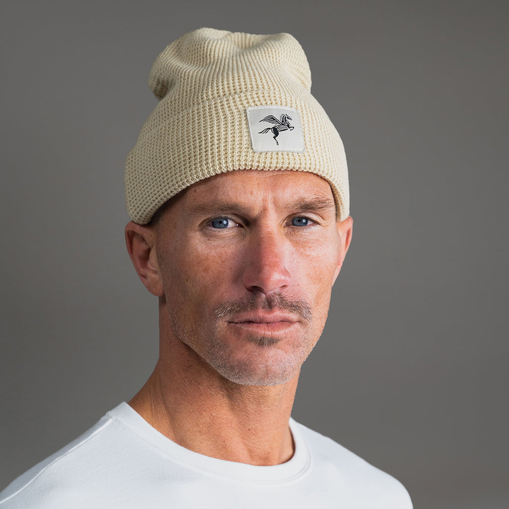 Sene hat model Tyler in Oatmeal